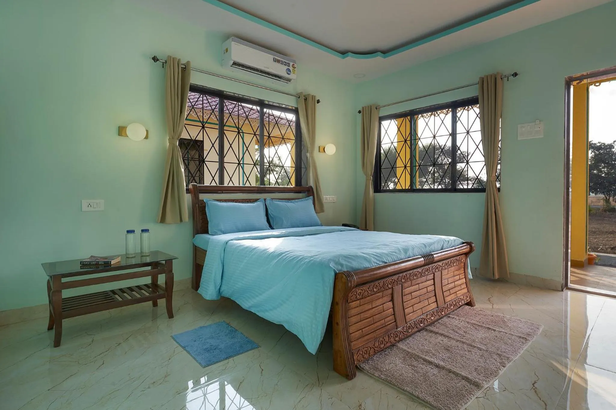 Photo of the whole room, Bed in Tarangan Resort