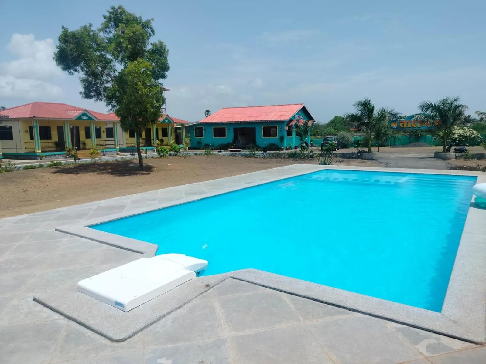 Swimming pool in Tarangan Resort