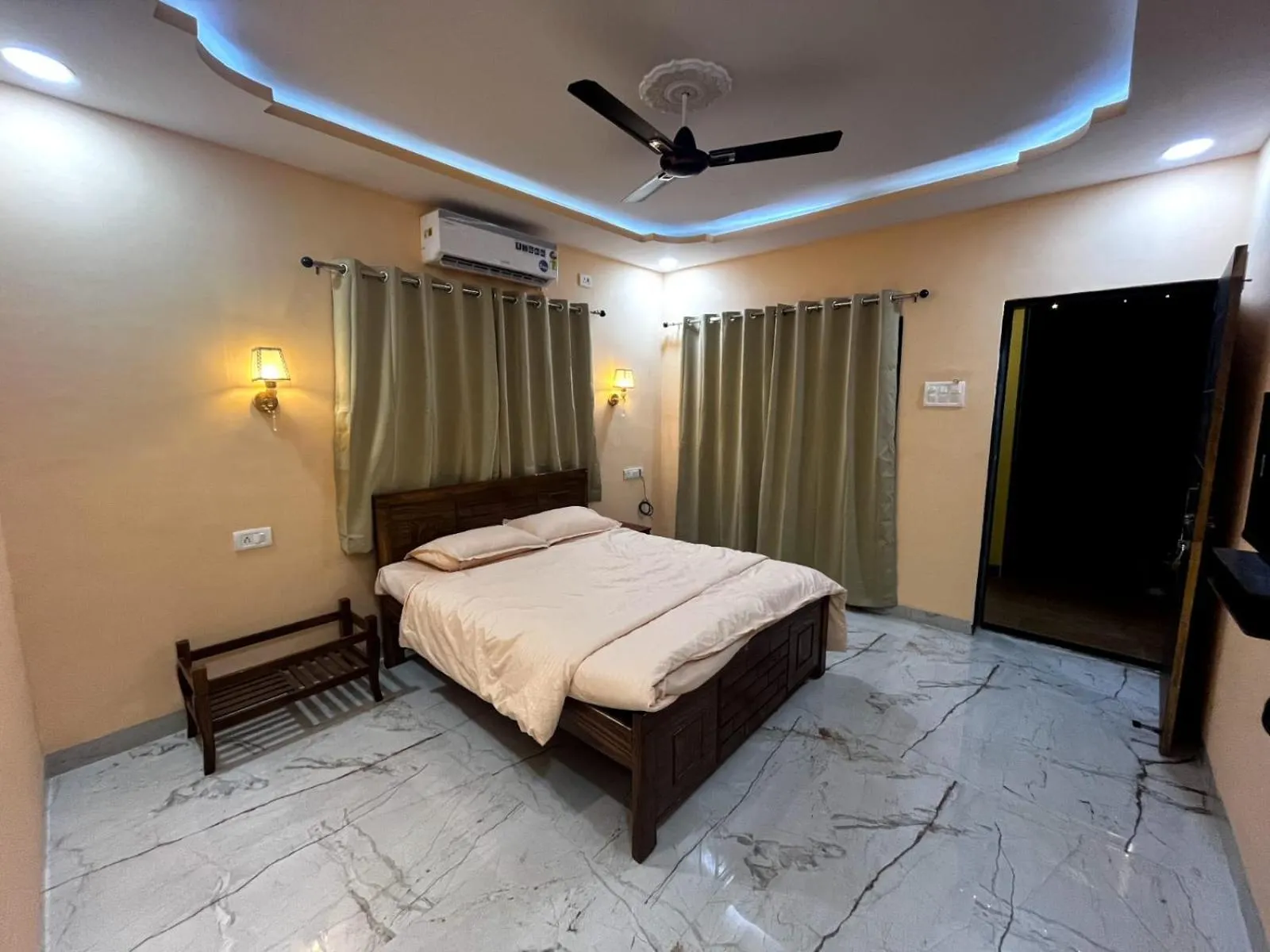 Bedroom, Bed in Tarangan Resort