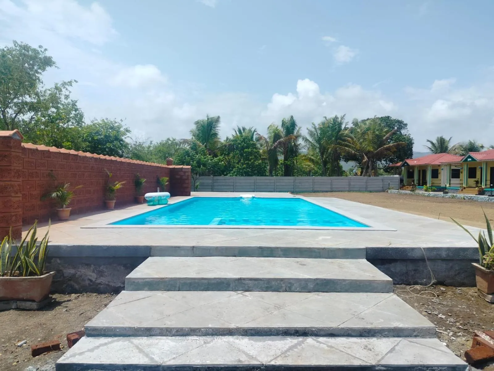 Swimming pool in Tarangan Resort