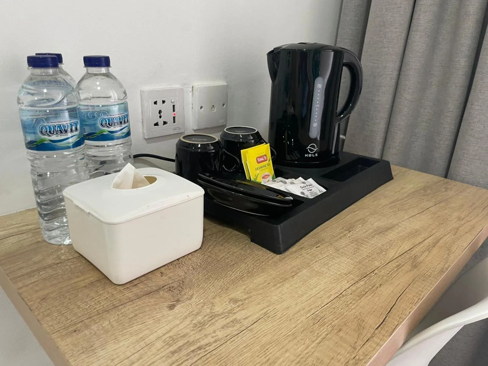 Coffee/tea facilities in Praya Room