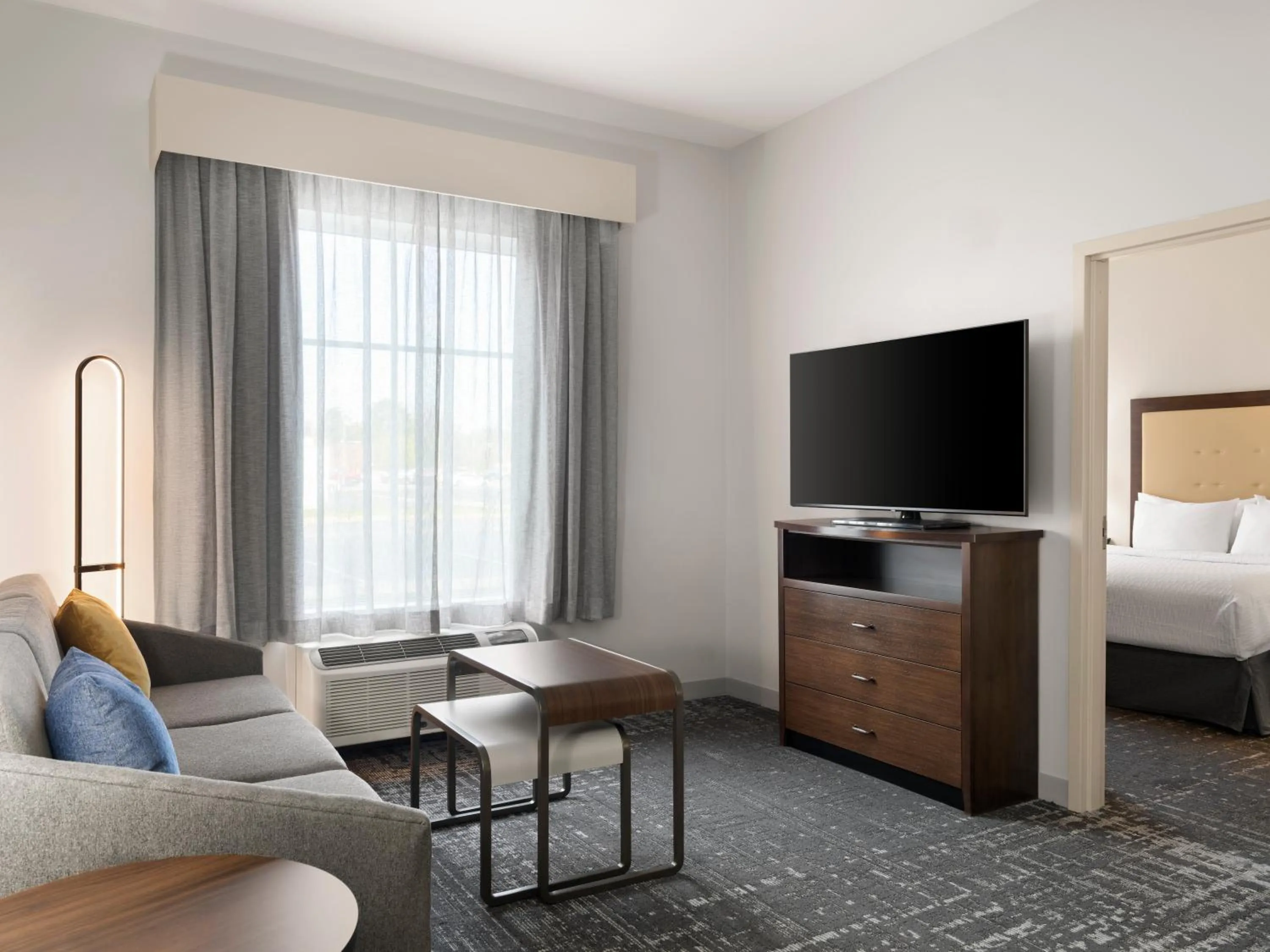 Living room, Bed in Homewood Suites by Hilton Akron/Fairlawn