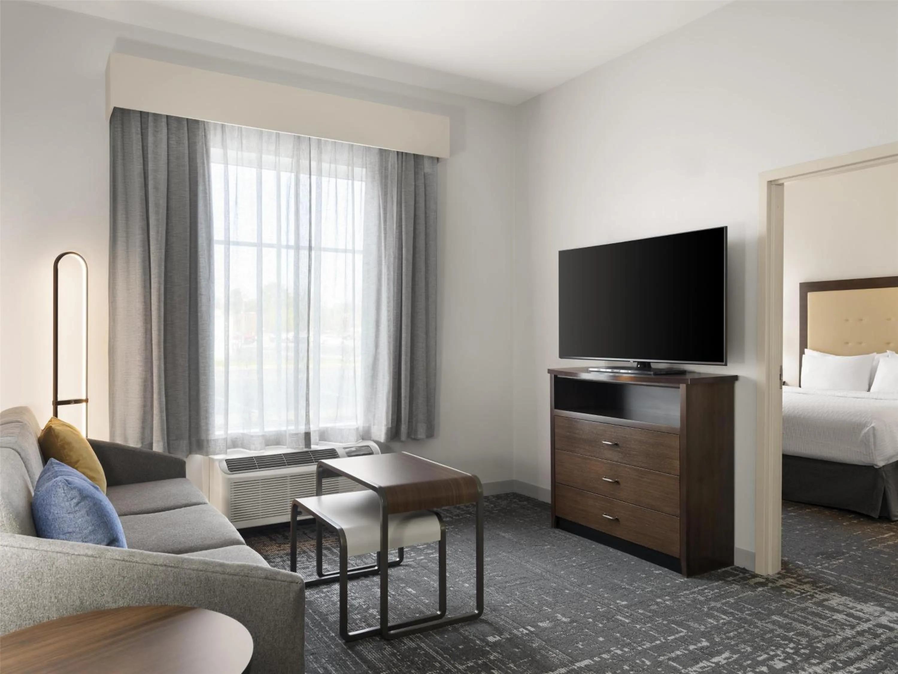 Living room, Bed in Homewood Suites by Hilton Akron/Fairlawn
