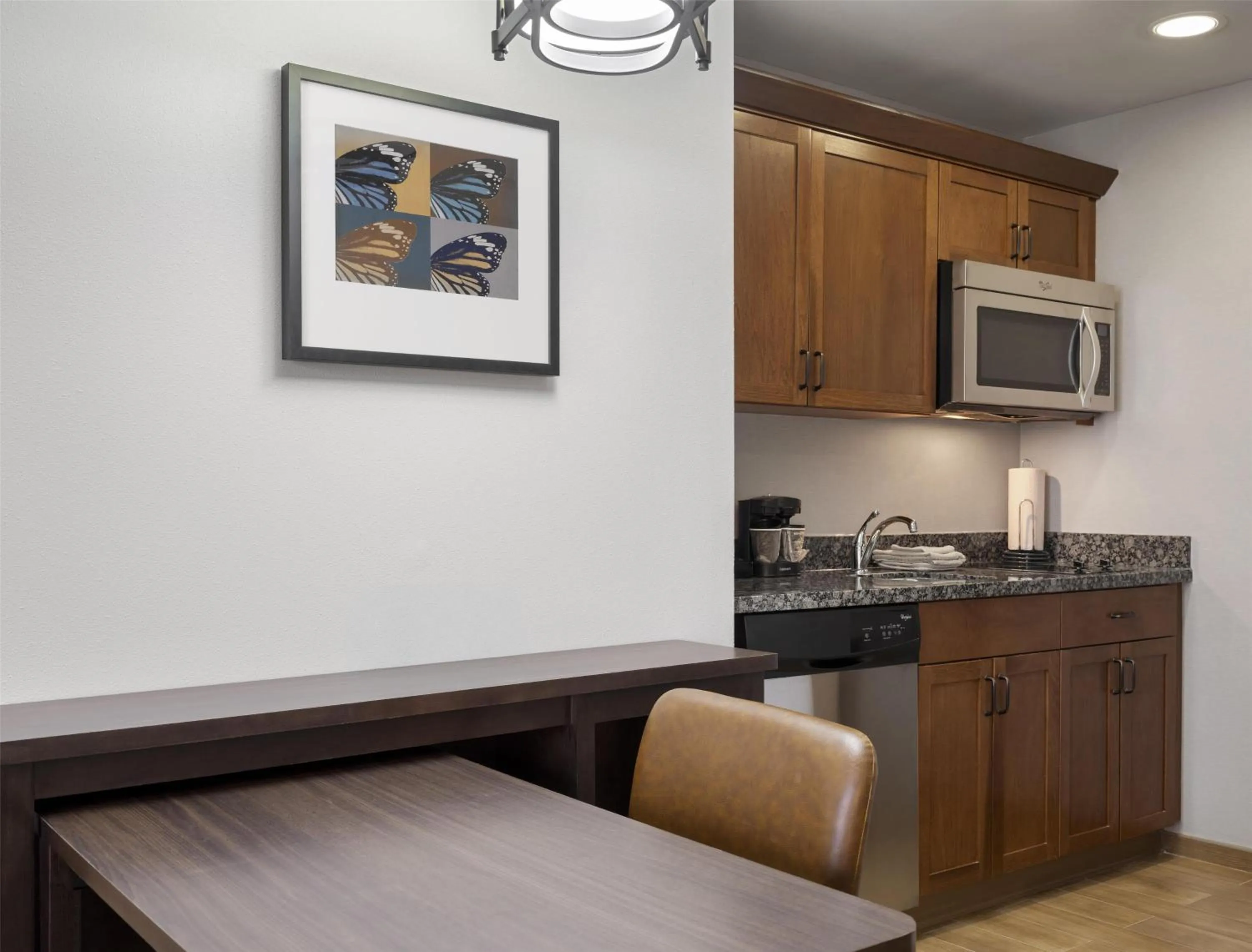 Kitchen or kitchenette in Homewood Suites by Hilton Akron/Fairlawn