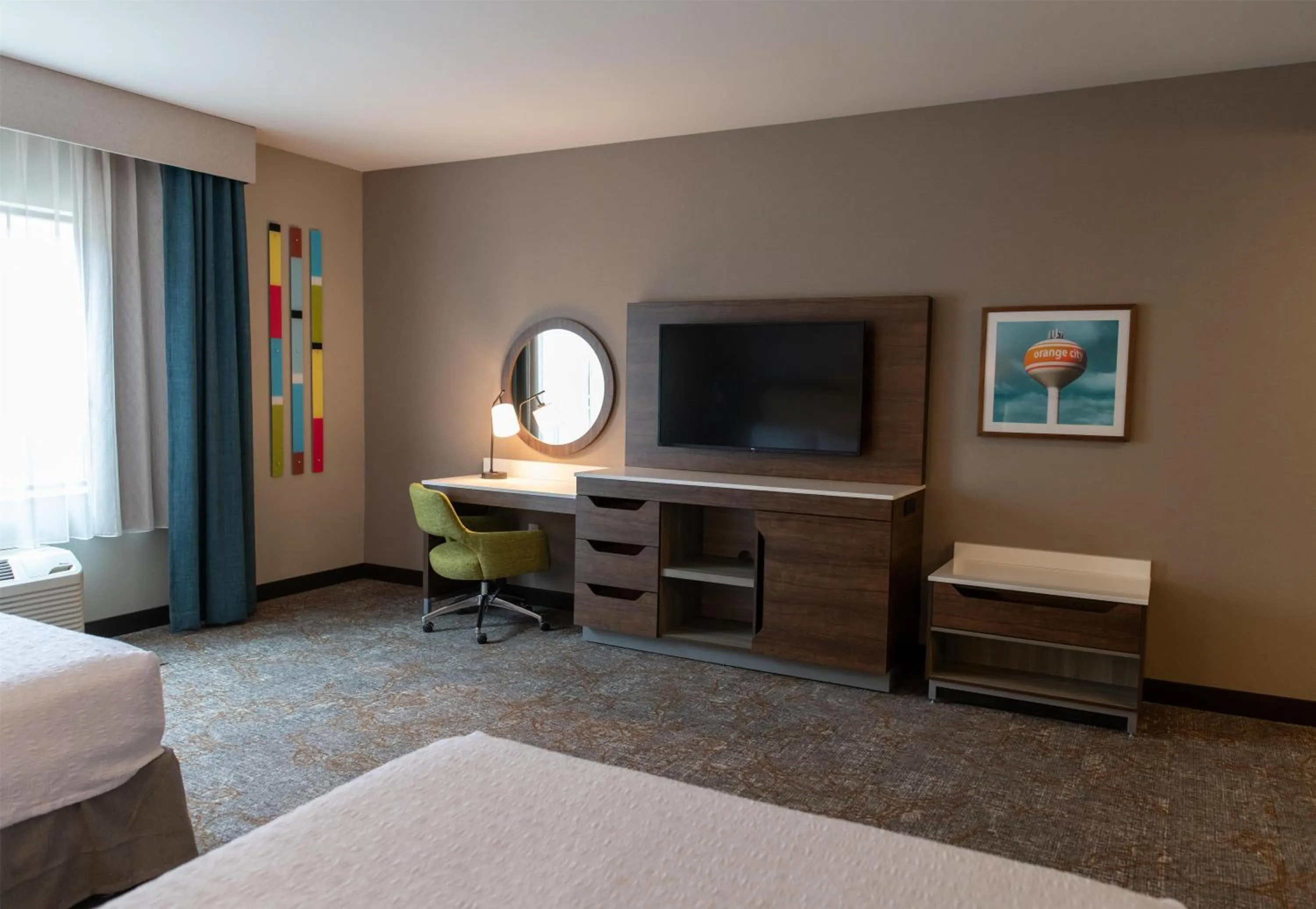 Bedroom, Bed in Hampton Inn Orange City