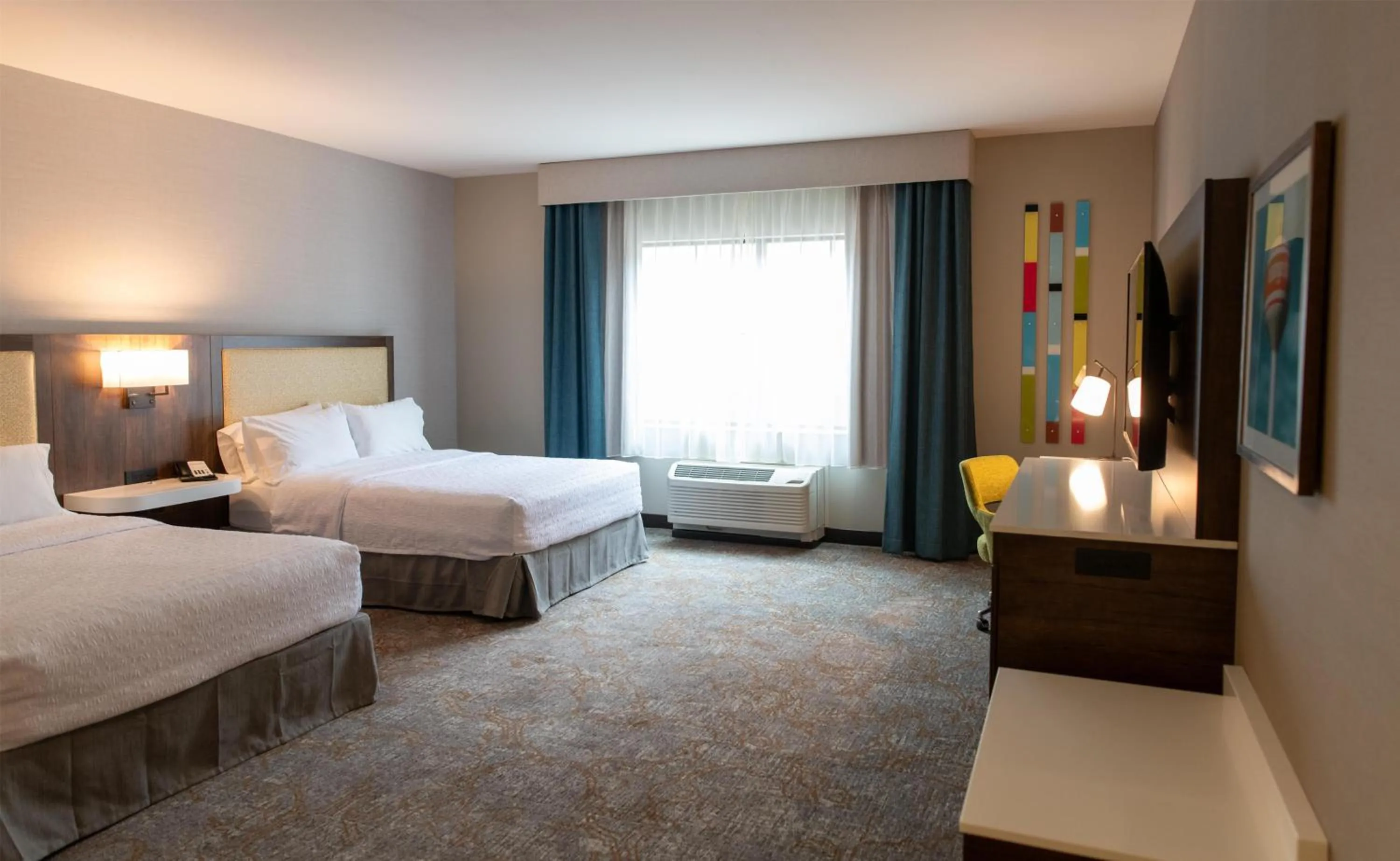 Bedroom, Bed in Hampton Inn Orange City