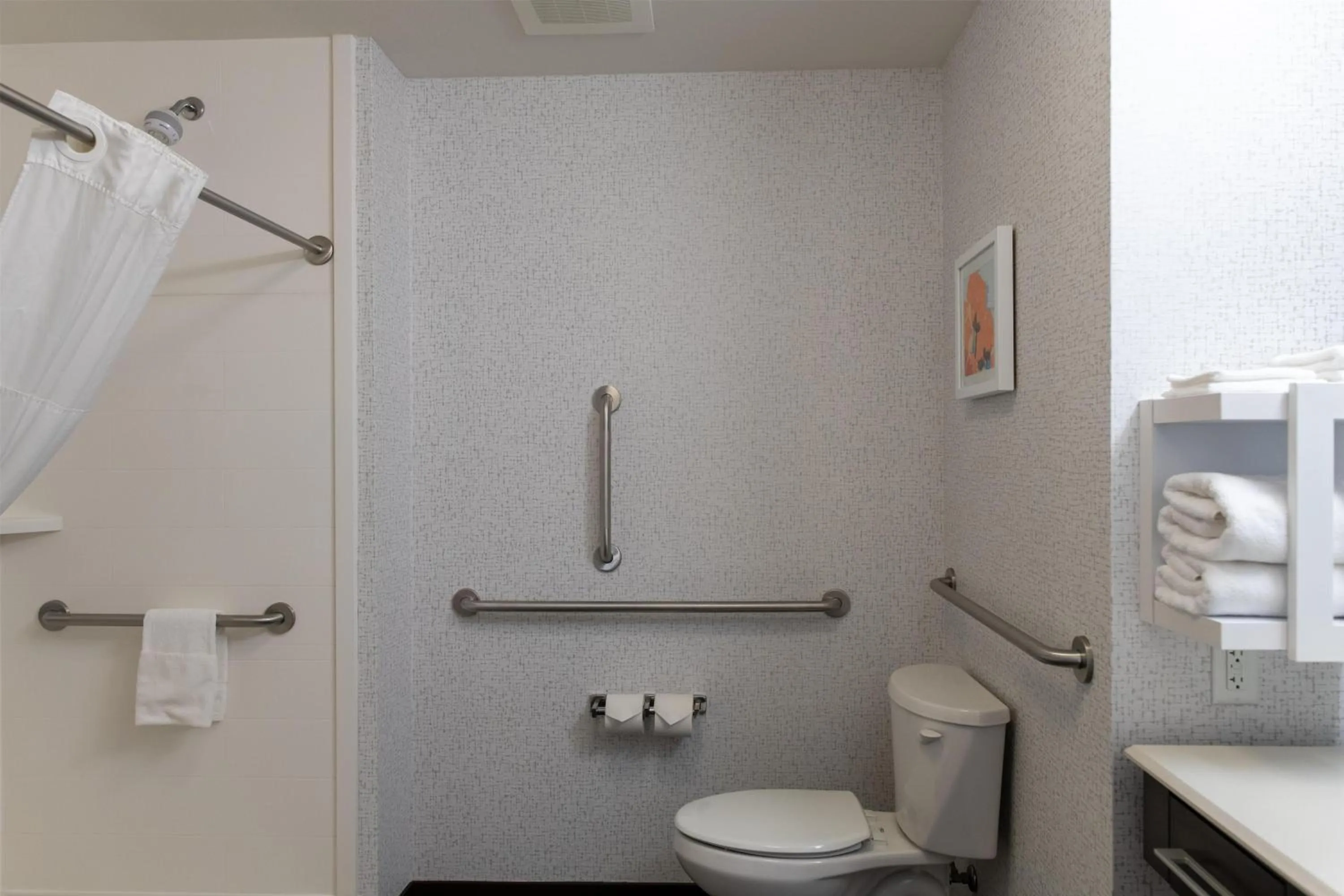 Bathroom in Hampton Inn Orange City