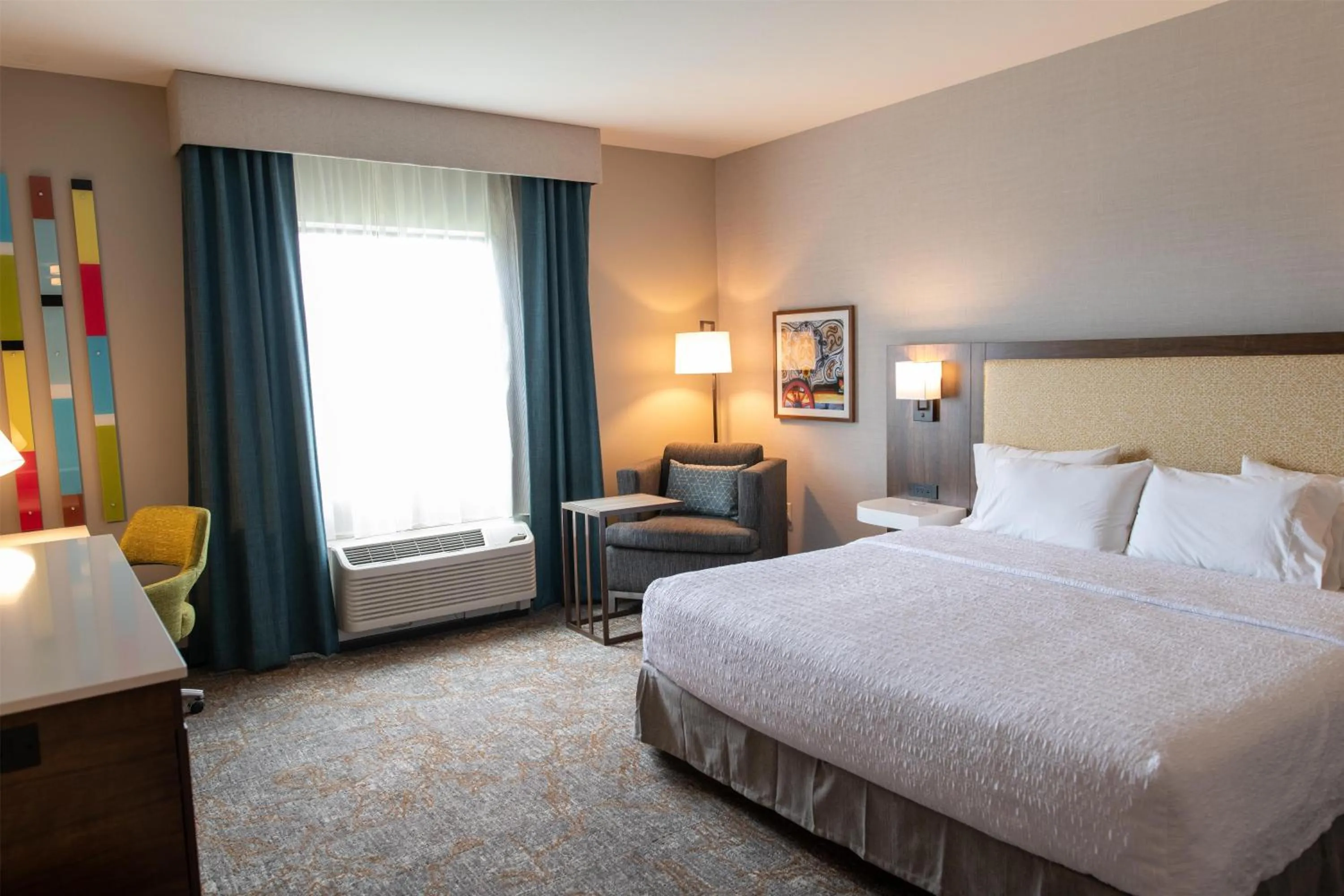 Bedroom, Bed in Hampton Inn Orange City