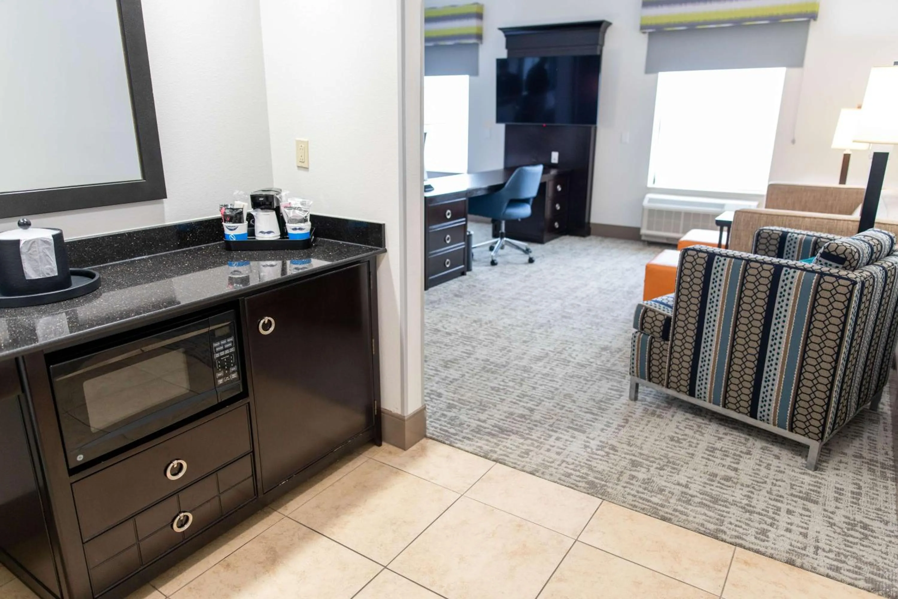 Living room in Hampton Inn & Suites Effingham