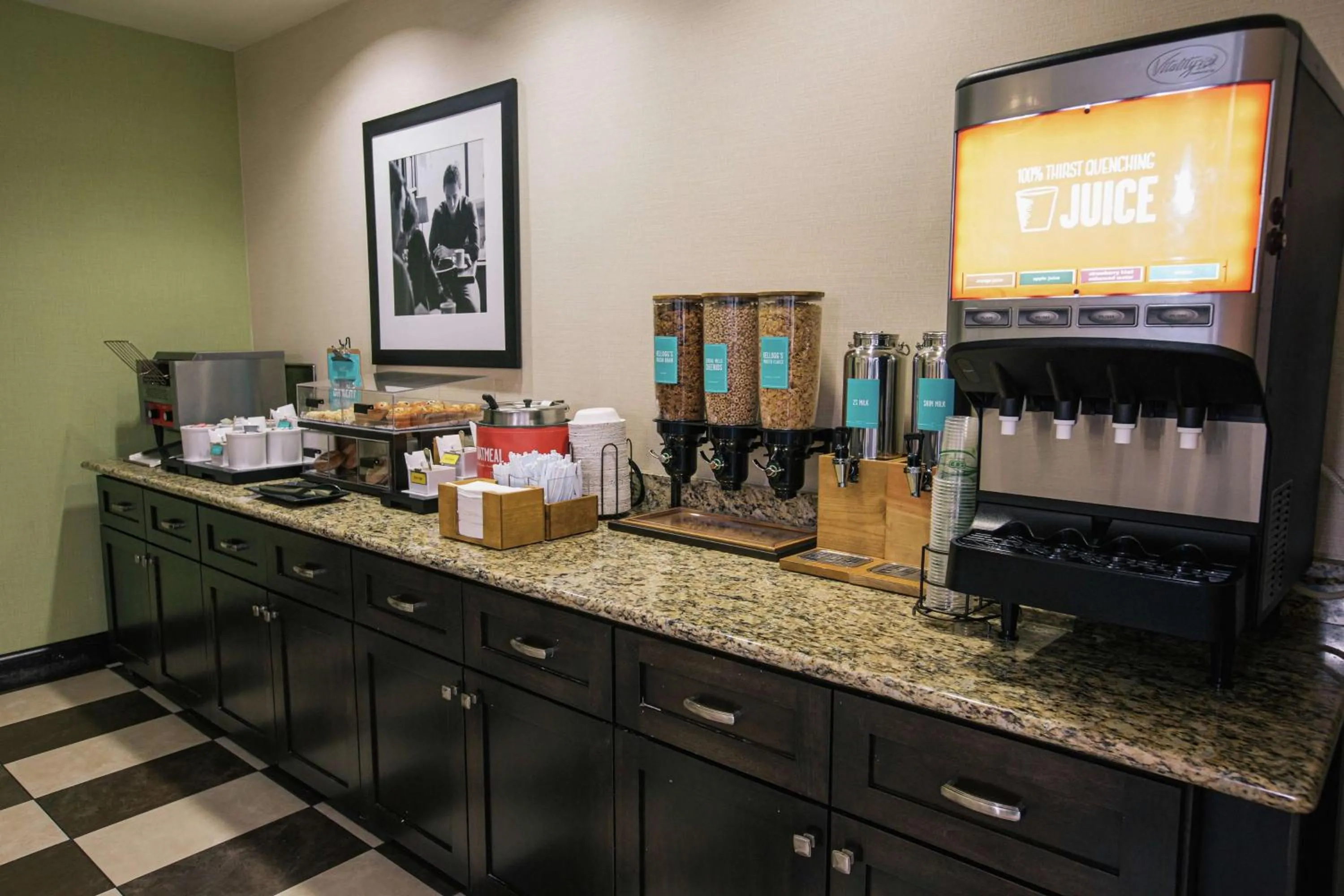 Breakfast in Hampton Inn & Suites Effingham