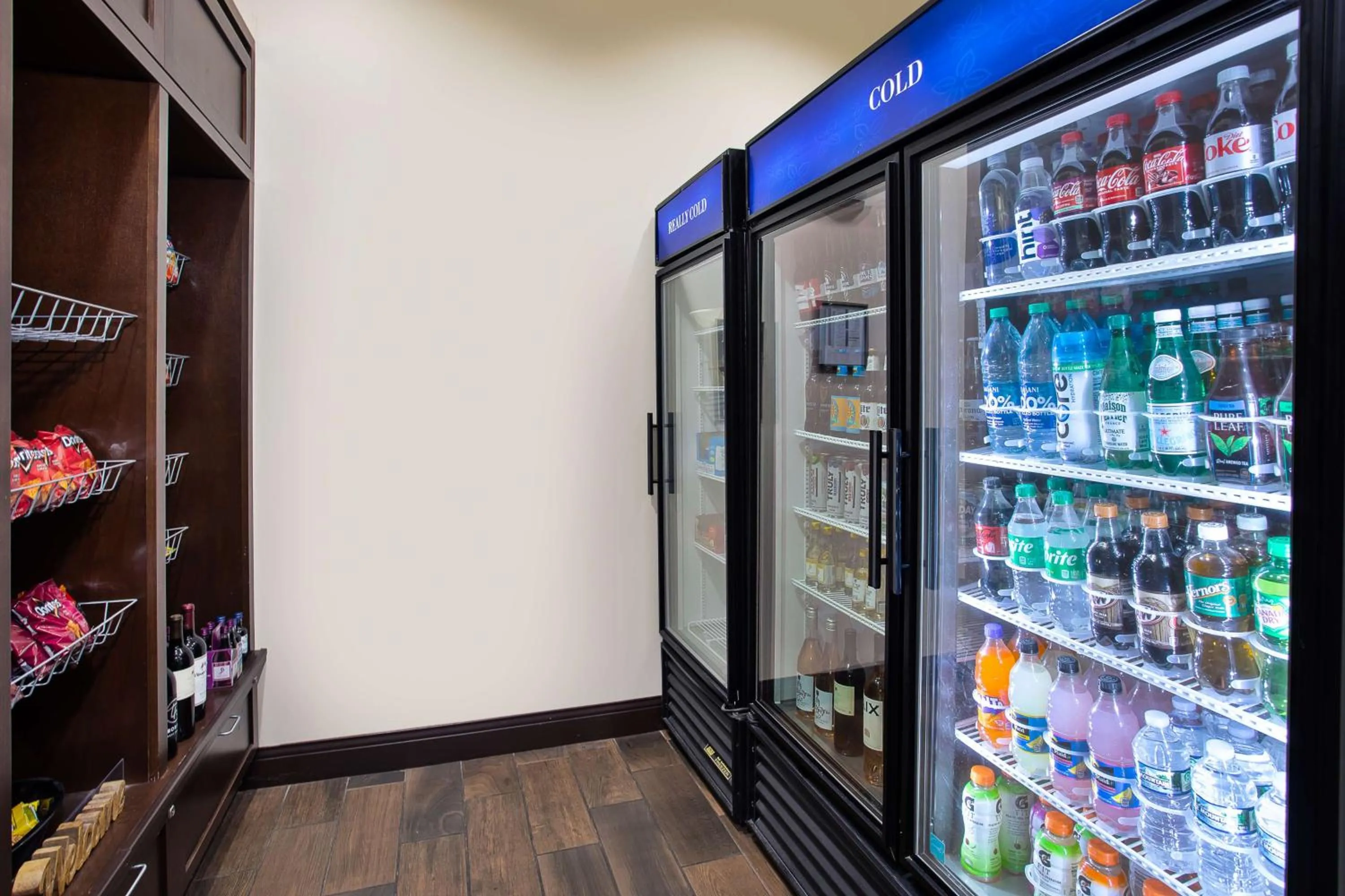 Restaurant/places to eat in Hilton Garden Inn Benton Harbor