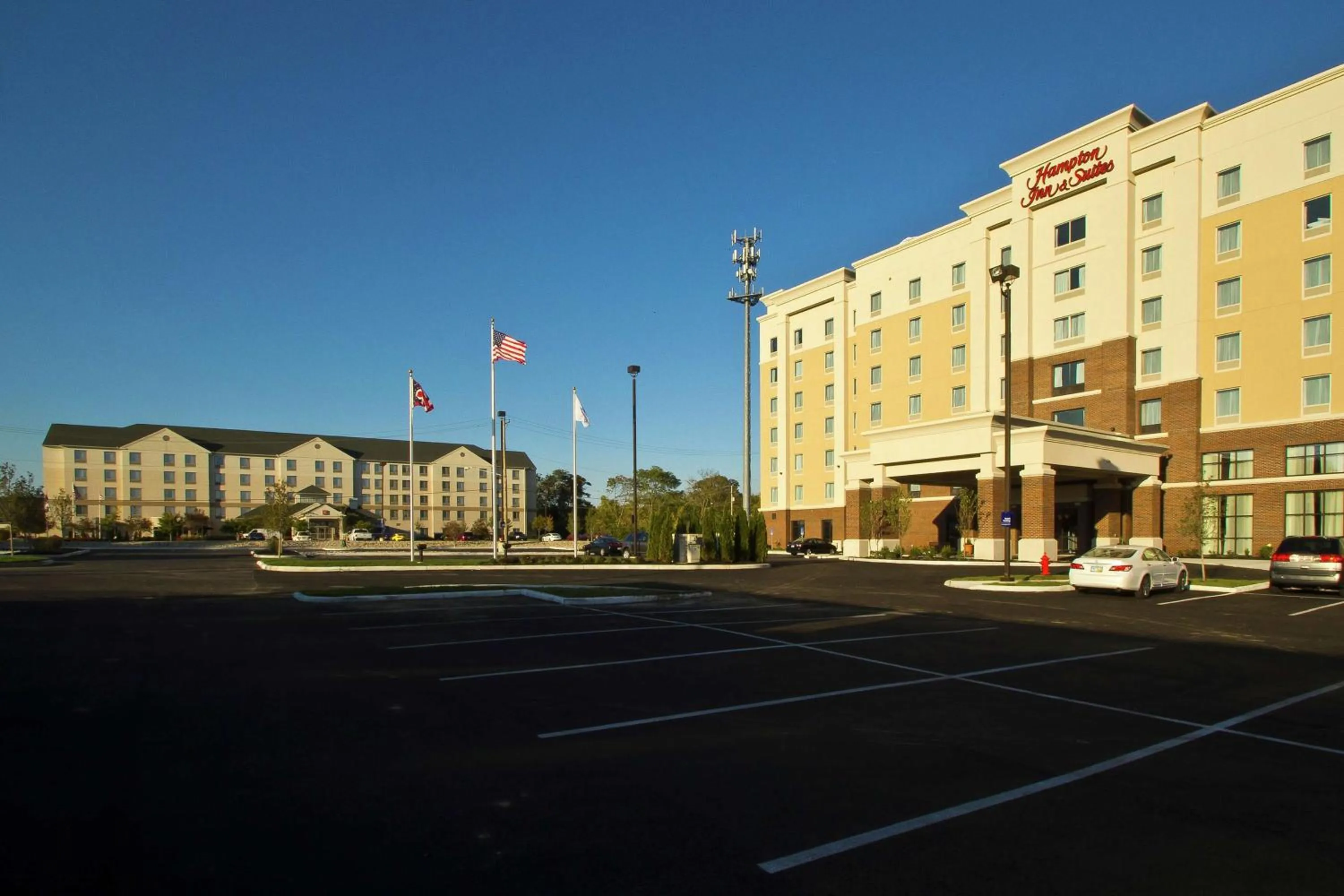 Property building in Hampton Inn & Suites Columbus/University Area