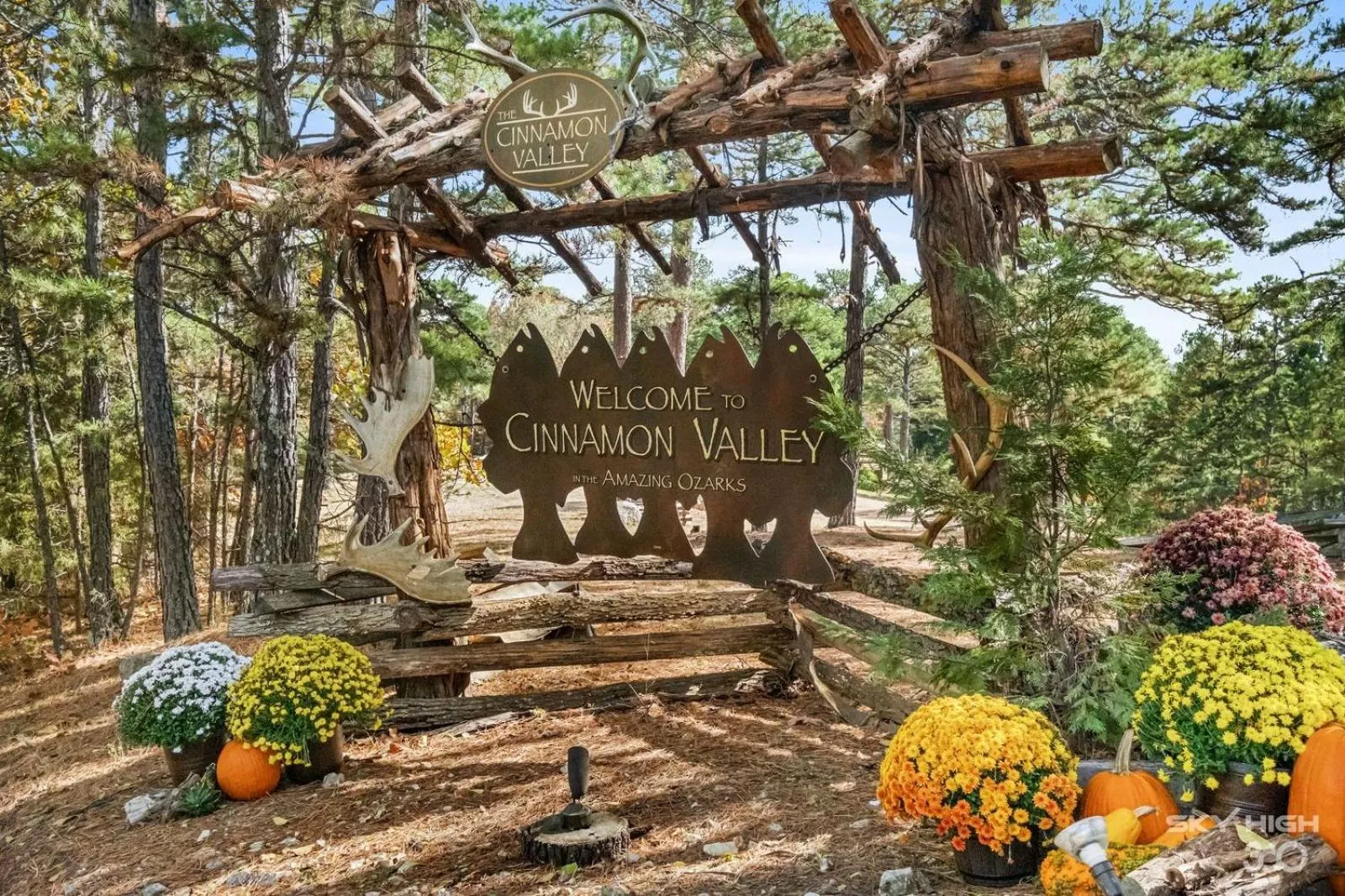 Property logo or sign in Cinnamon Valley