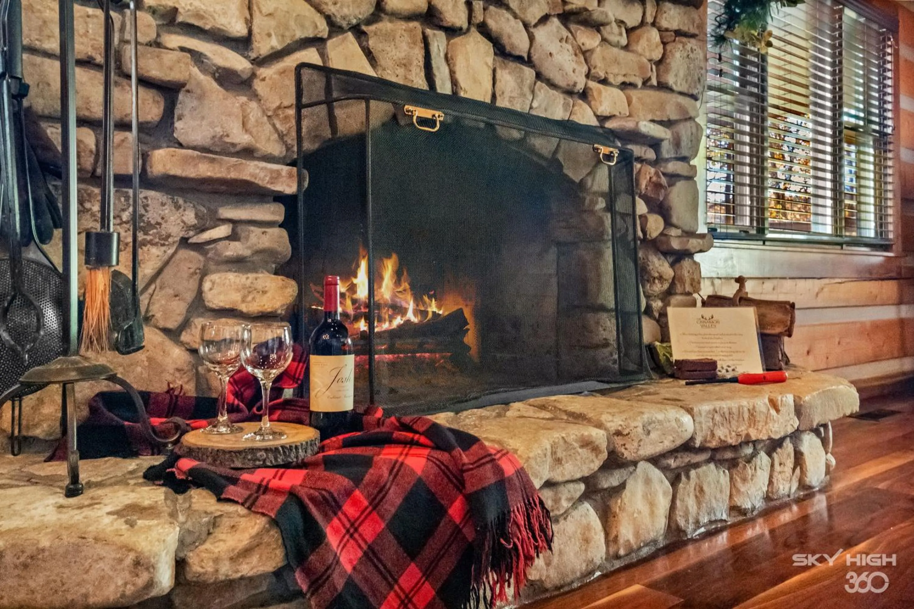 Living room in Cinnamon Valley