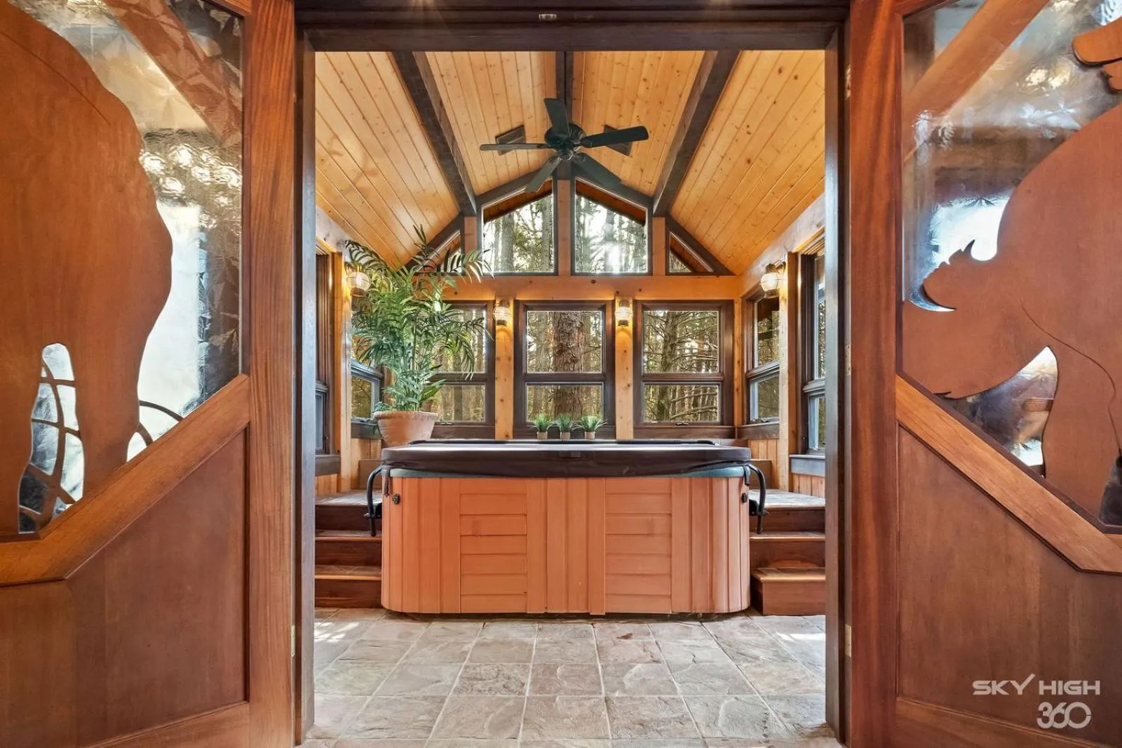 Hot Tub in Cinnamon Valley