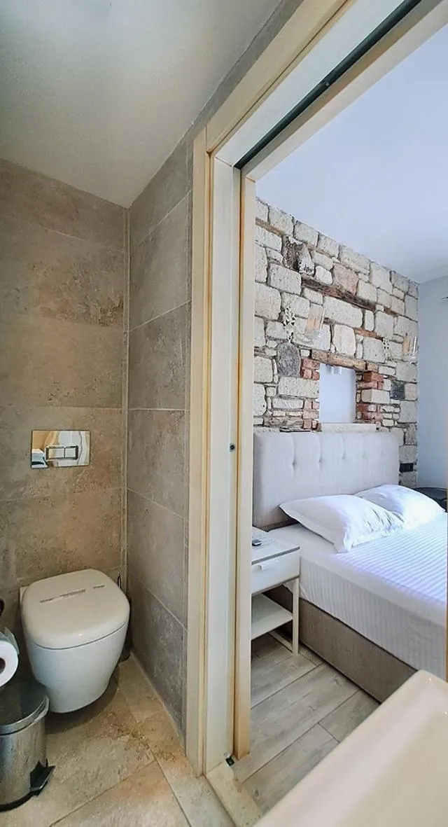 Toilet, Bed in Bellezza Hotel Alaçatı