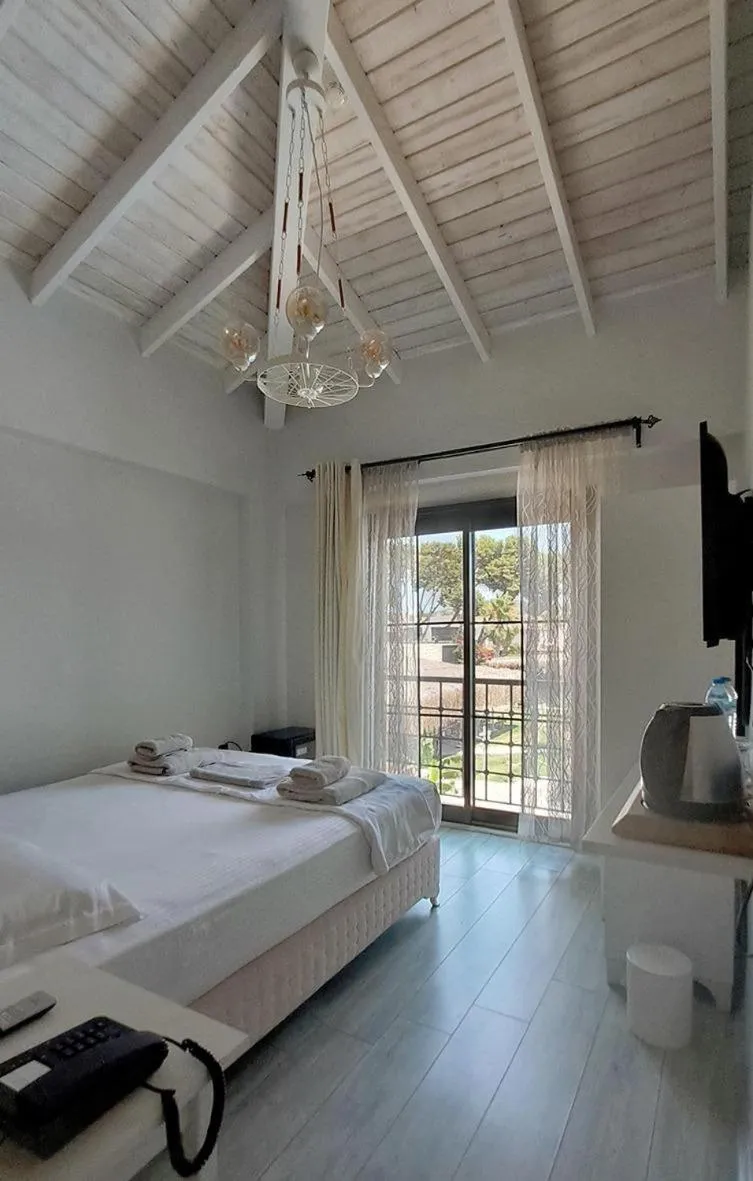 Photo of the whole room, Bed in Bellezza Hotel Alaçatı