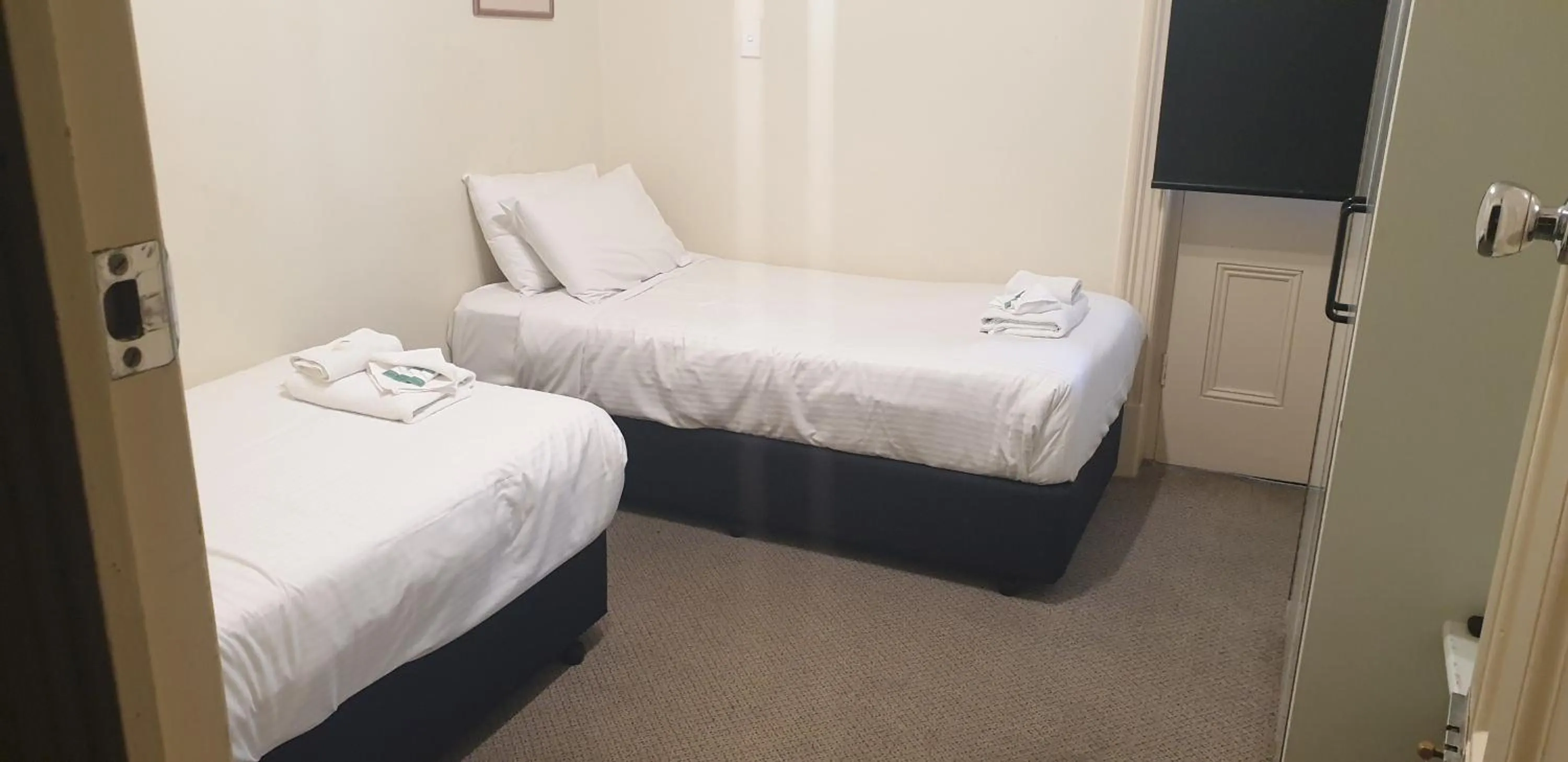 Bedroom, Bed in Grand Tasman Hotel