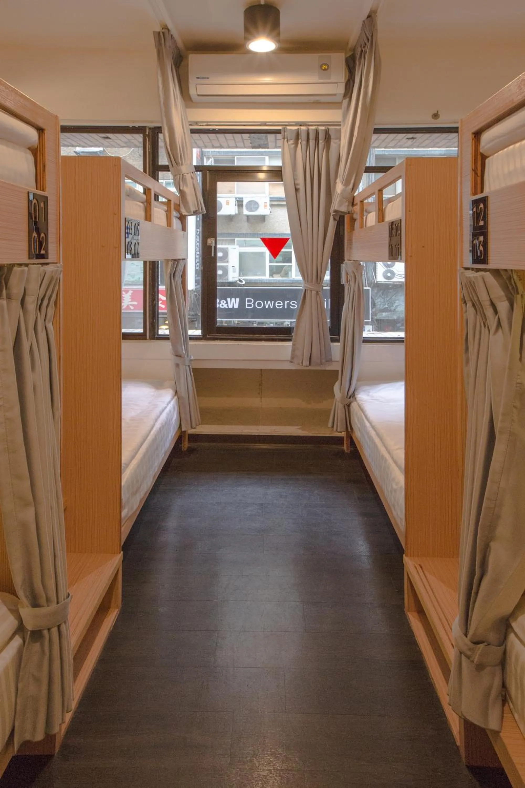 Bed in Fun Inn Taipei Hostel