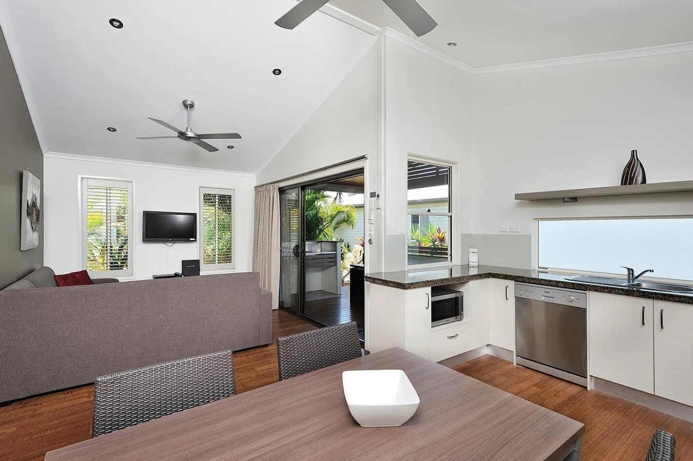 Kitchen or kitchenette in NRMA Treasure Island Holiday Resort