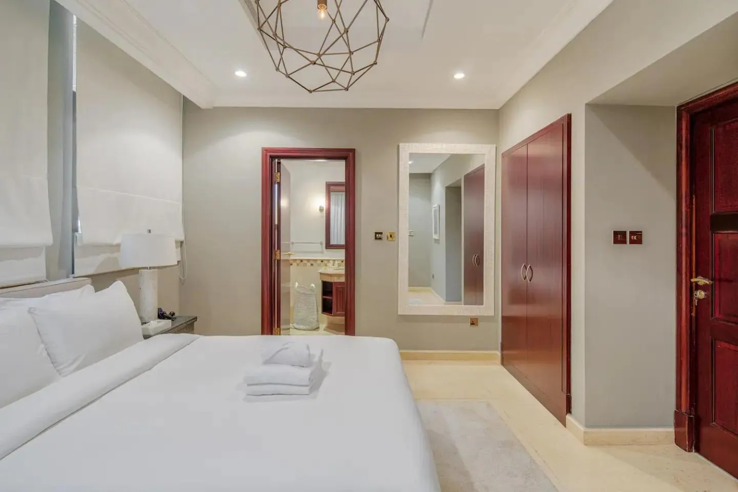 Frond F, Beachfront Villa, Palm Jumeirah - Mint Stay