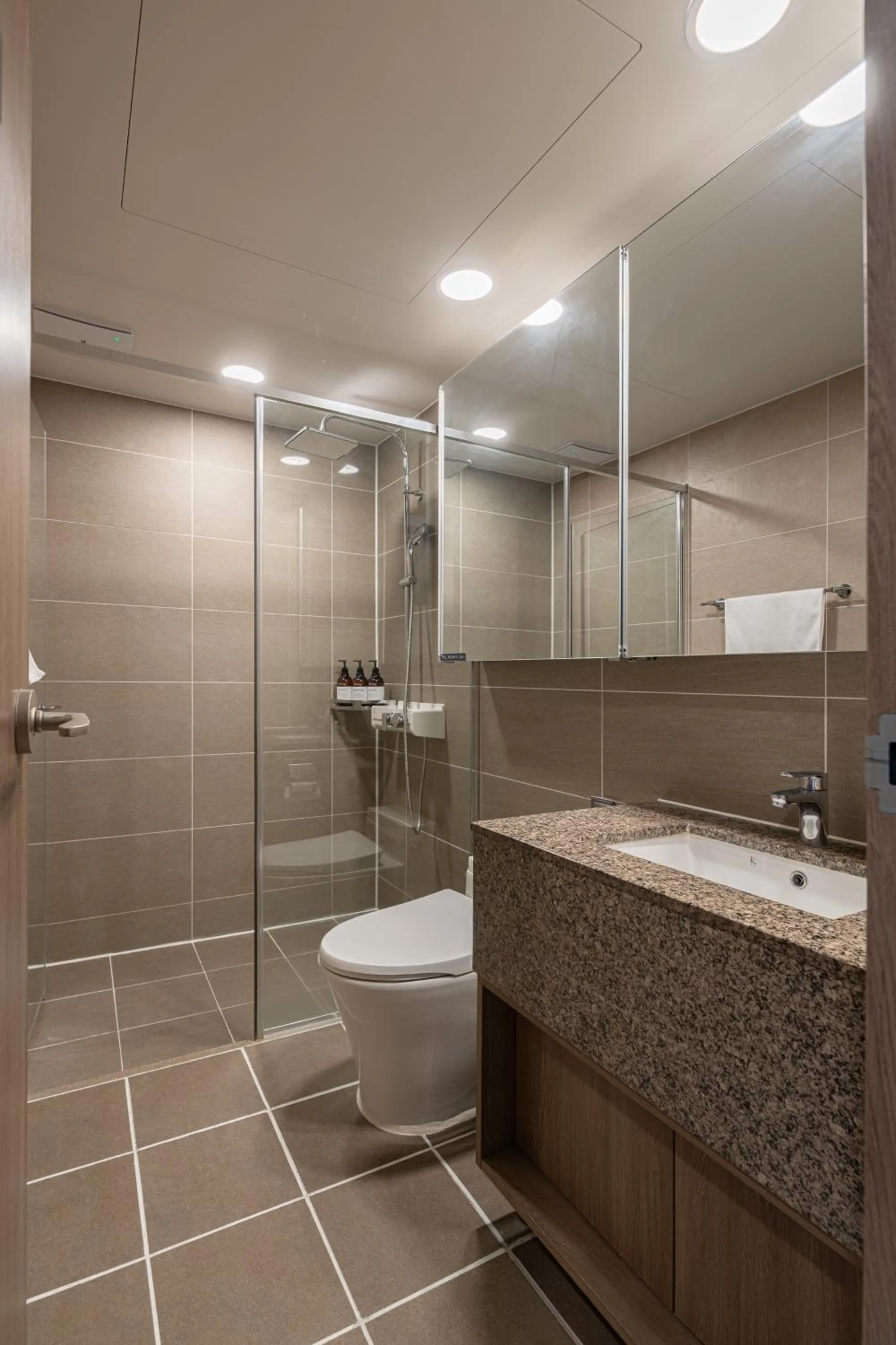 Shower in The solid residence - Elbon the stay by haeundae