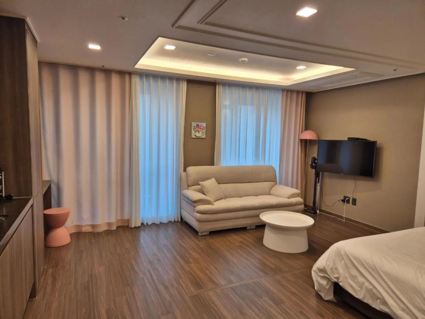 Living room in The solid residence - Elbon the stay by haeundae