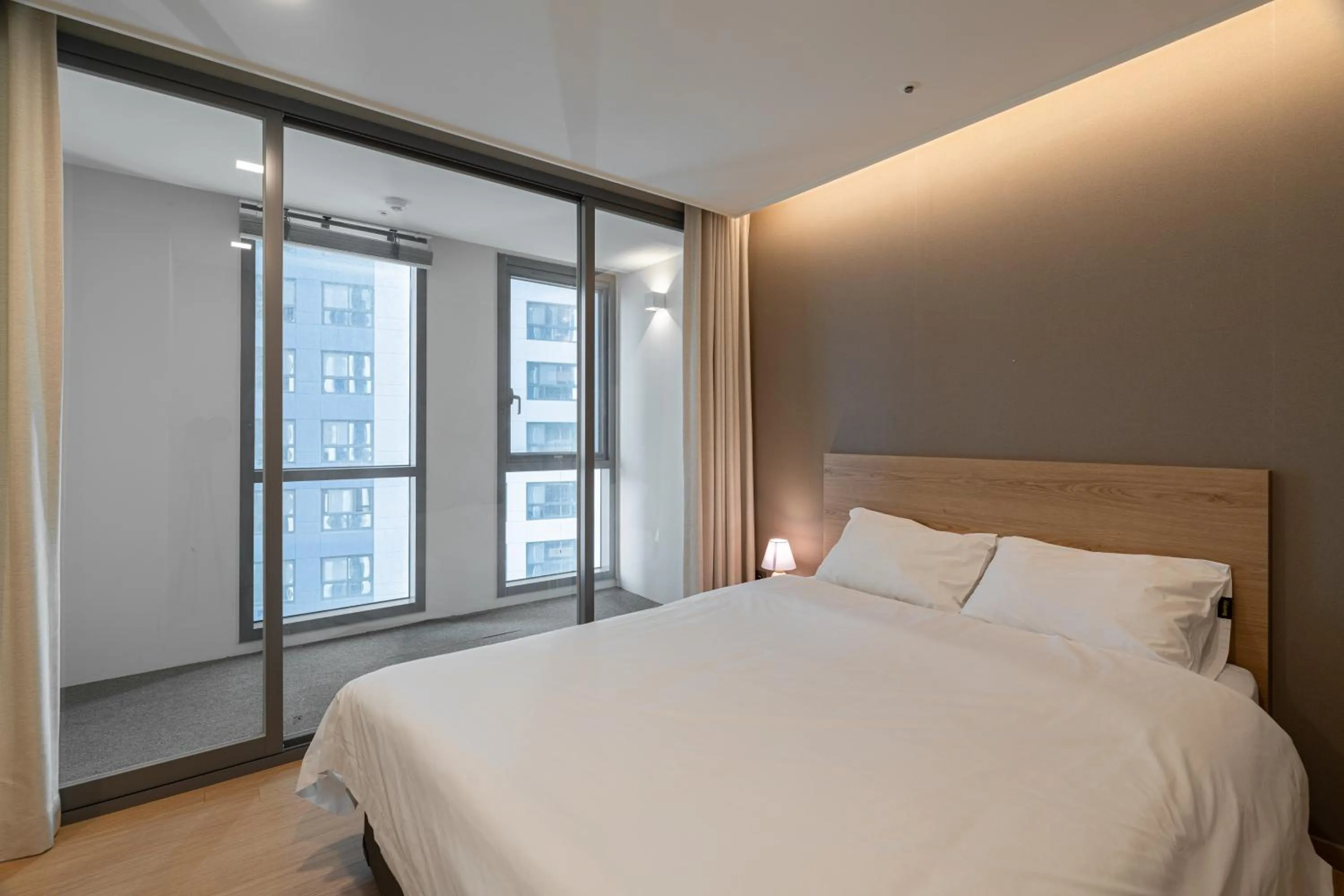 Bedroom, Bed in The solid residence - Elbon the stay by haeundae