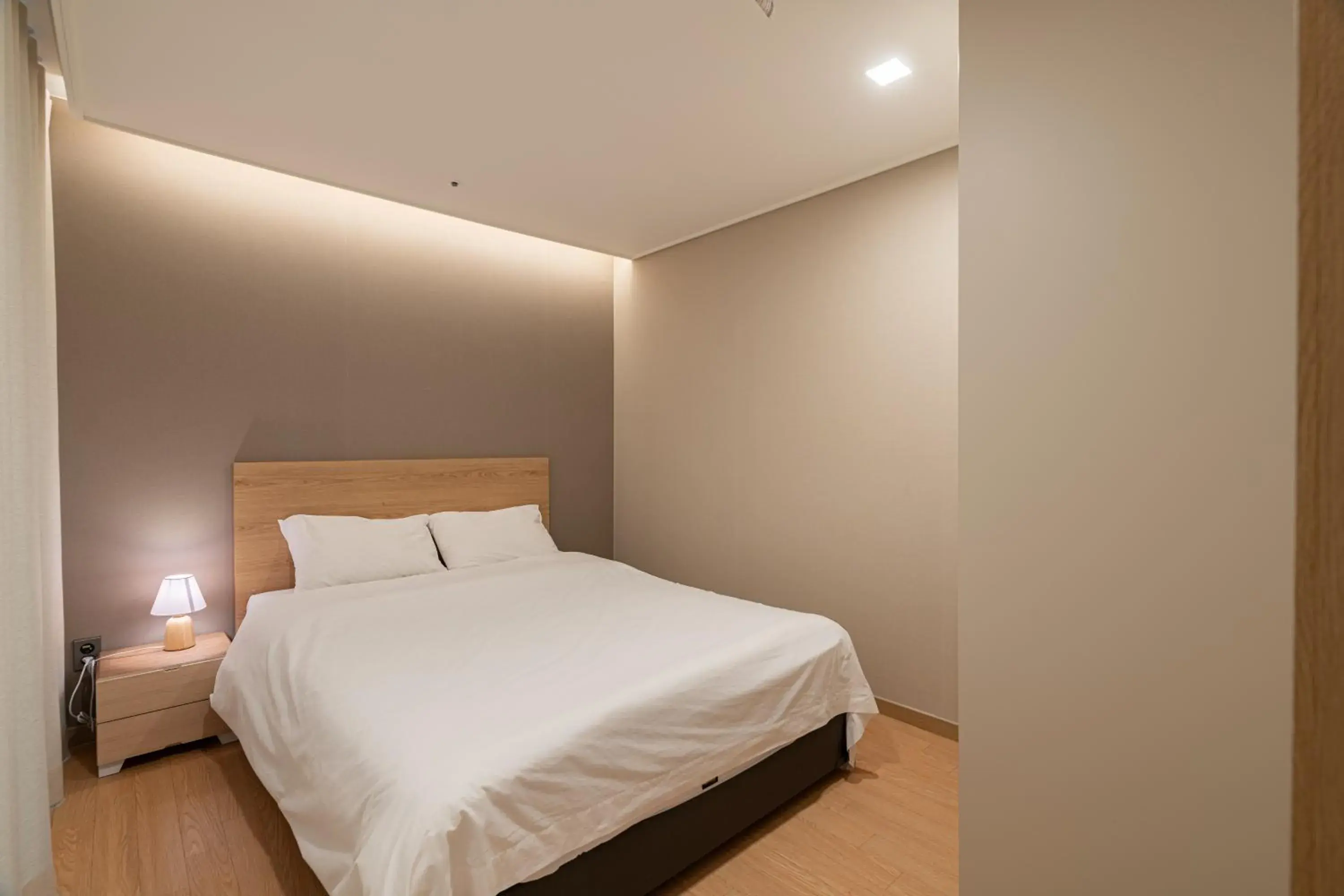 Standard Double Room - single occupancy in The solid residence - Elbon the stay by haeundae Standard Double Room - single occupancy in The solid residence - Elbon the stay by haeundae