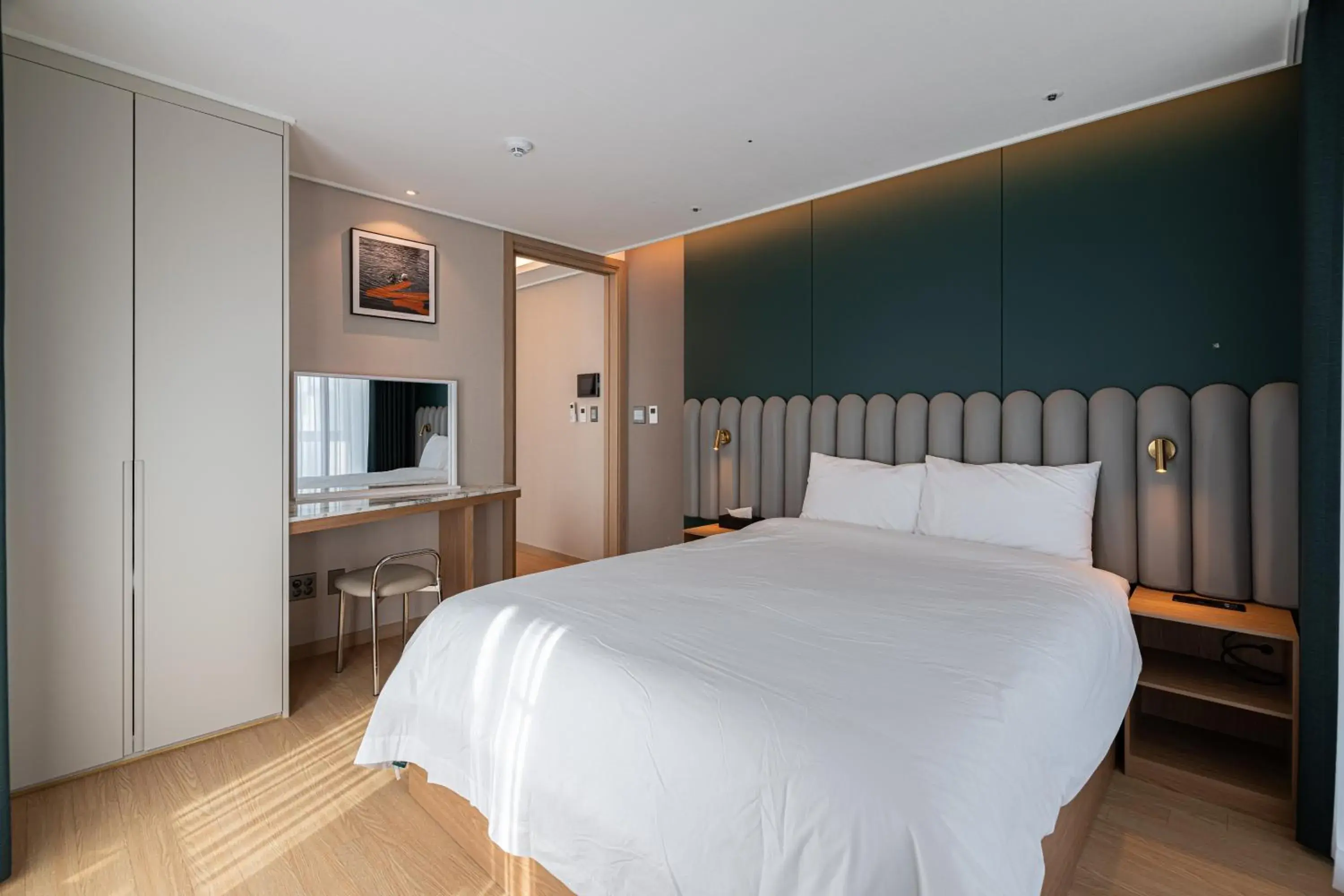 Queen Room with Balcony - single occupancy in The solid residence - Elbon the stay by haeundae Queen Room with Balcony - single occupancy in The solid residence - Elbon the stay by haeundae