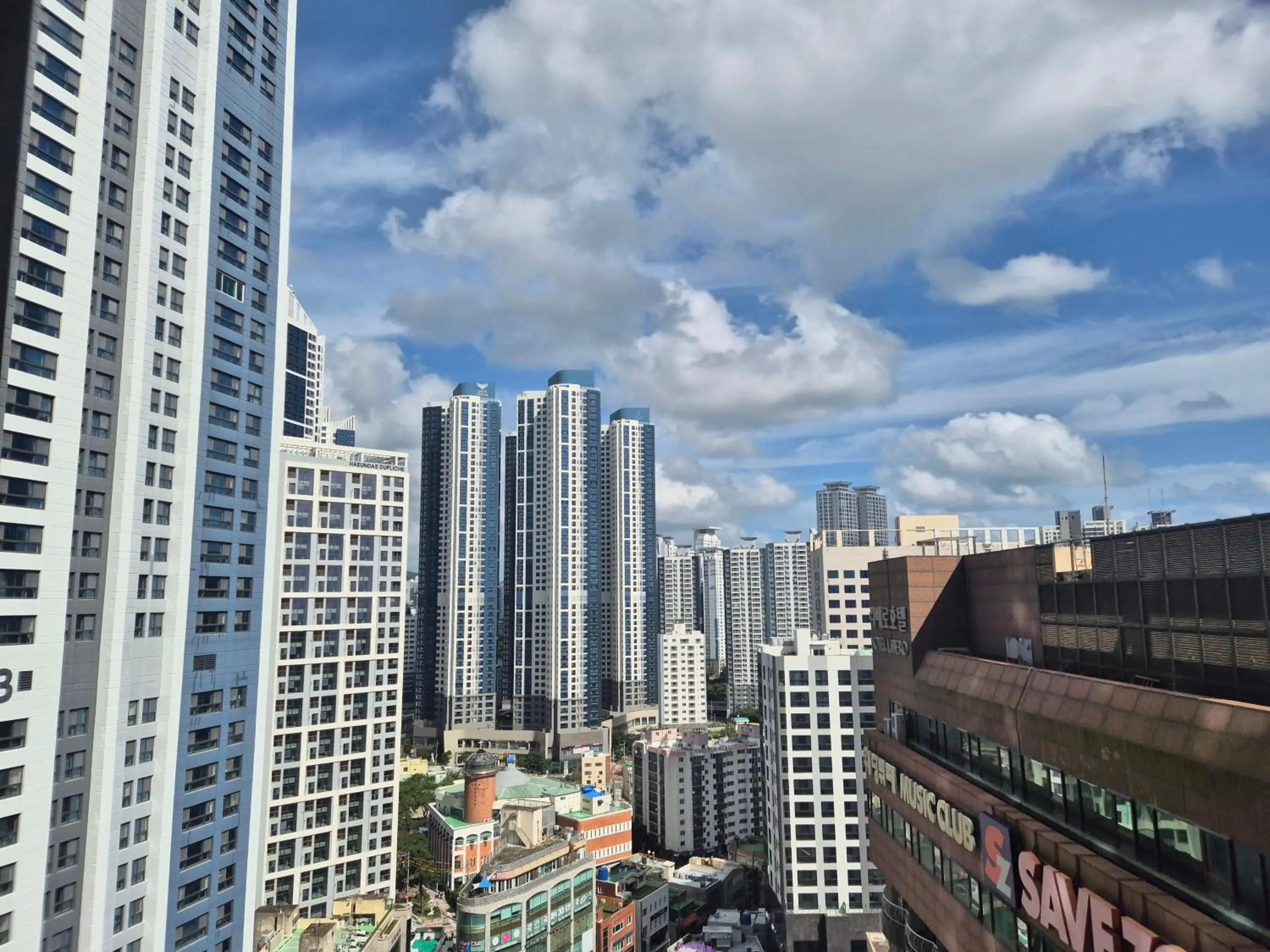 City view in The solid residence - Elbon the stay by haeundae