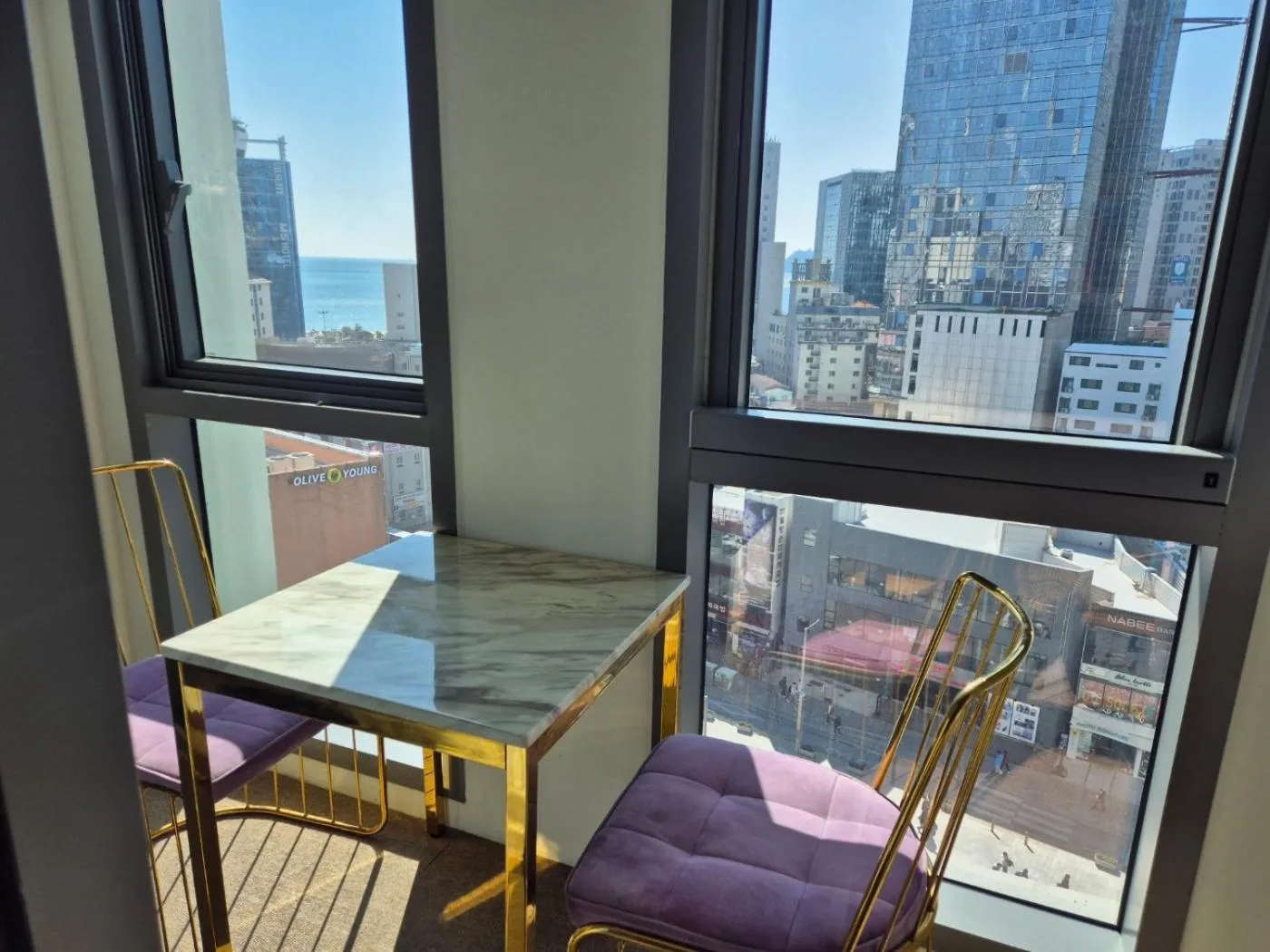 Living room in The solid residence - Elbon the stay by haeundae