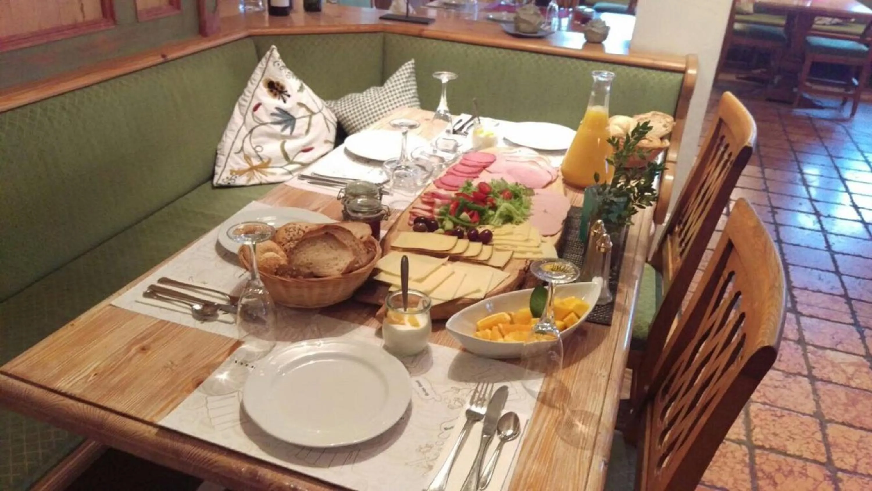 Breakfast in DEVA Villa Mittermaier