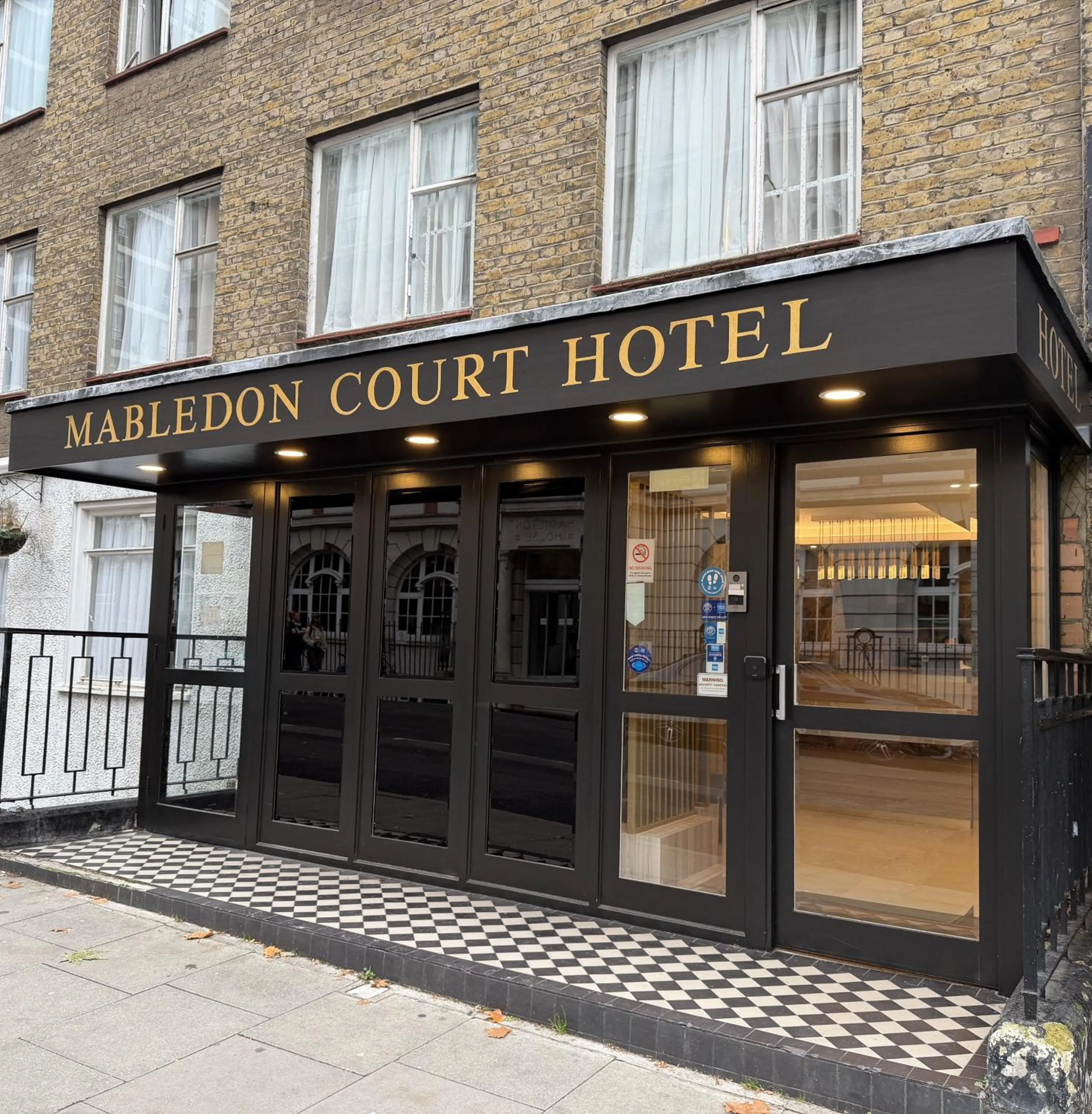 Facade/entrance in Mabledon Court Hotel