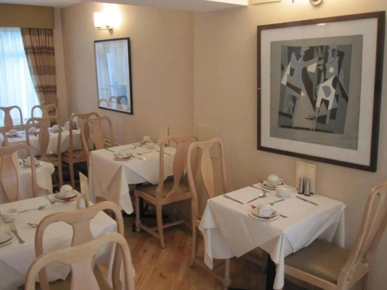 Restaurant/places to eat in Mabledon Court Hotel