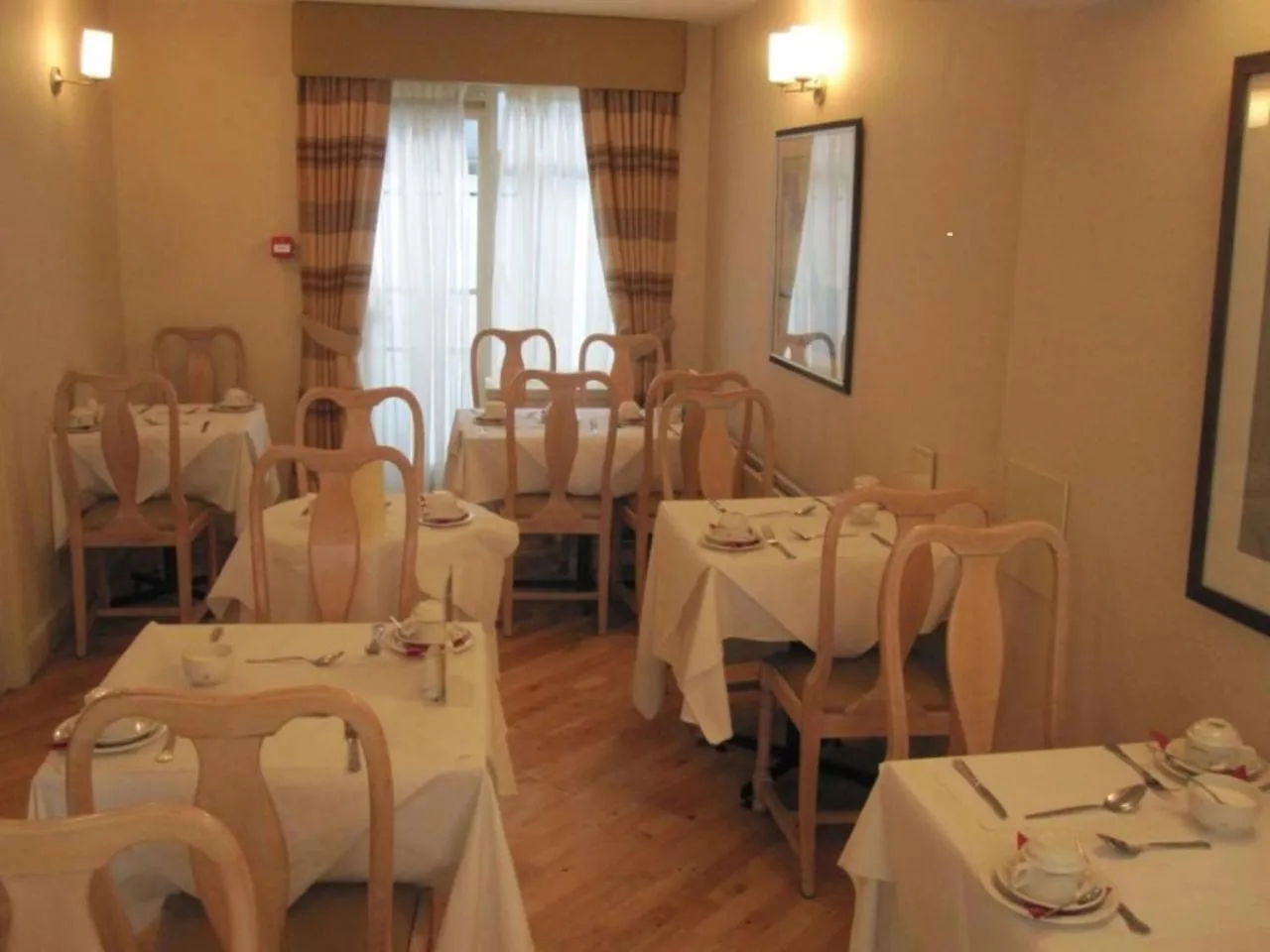 Restaurant/places to eat in Mabledon Court Hotel