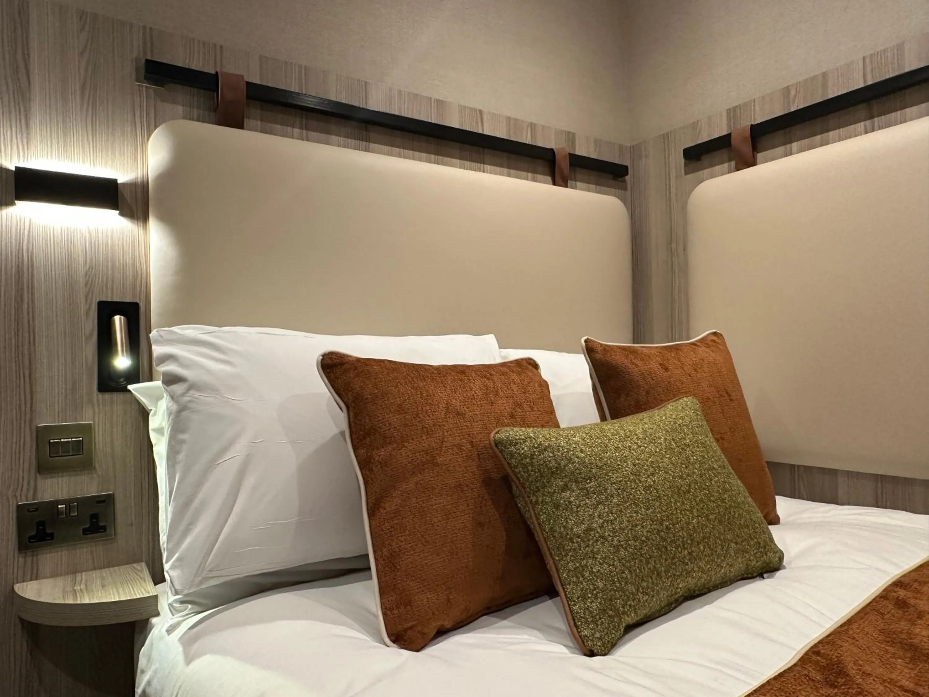 Bed in Mabledon Court Hotel