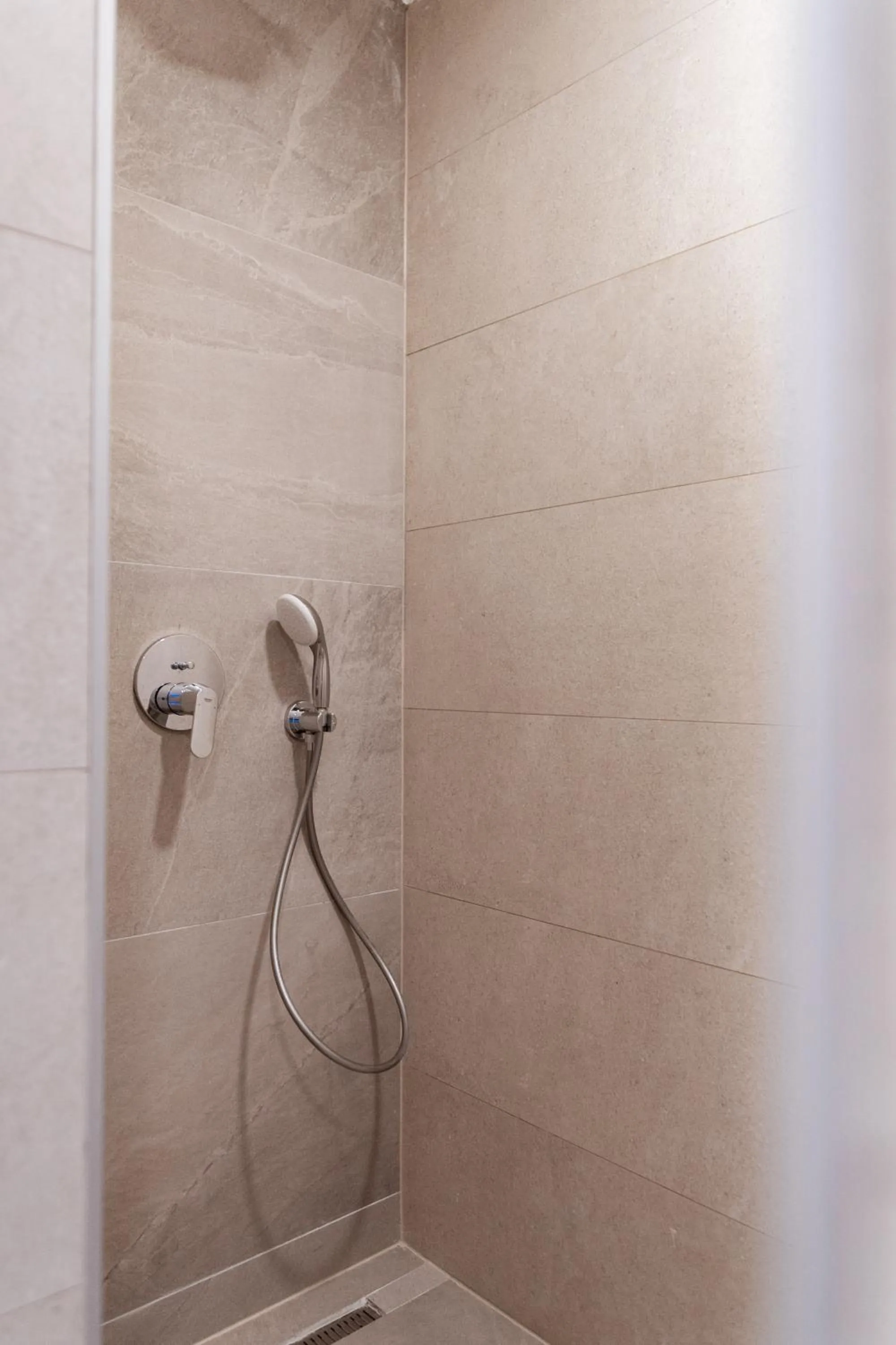 Shower in Aparthotel Zlatni Javor