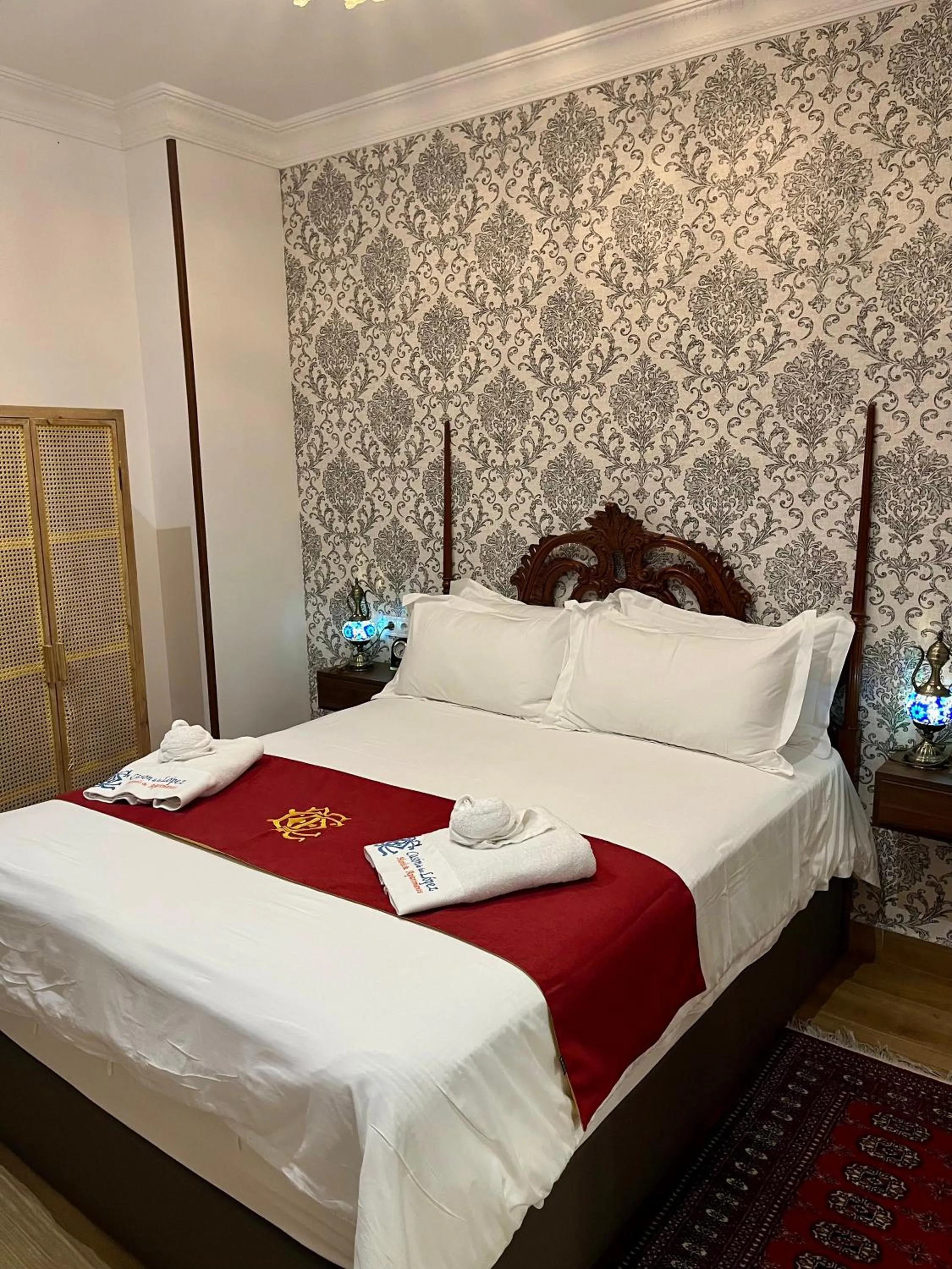 Bedroom, Bed in Casón De Los López Apartments