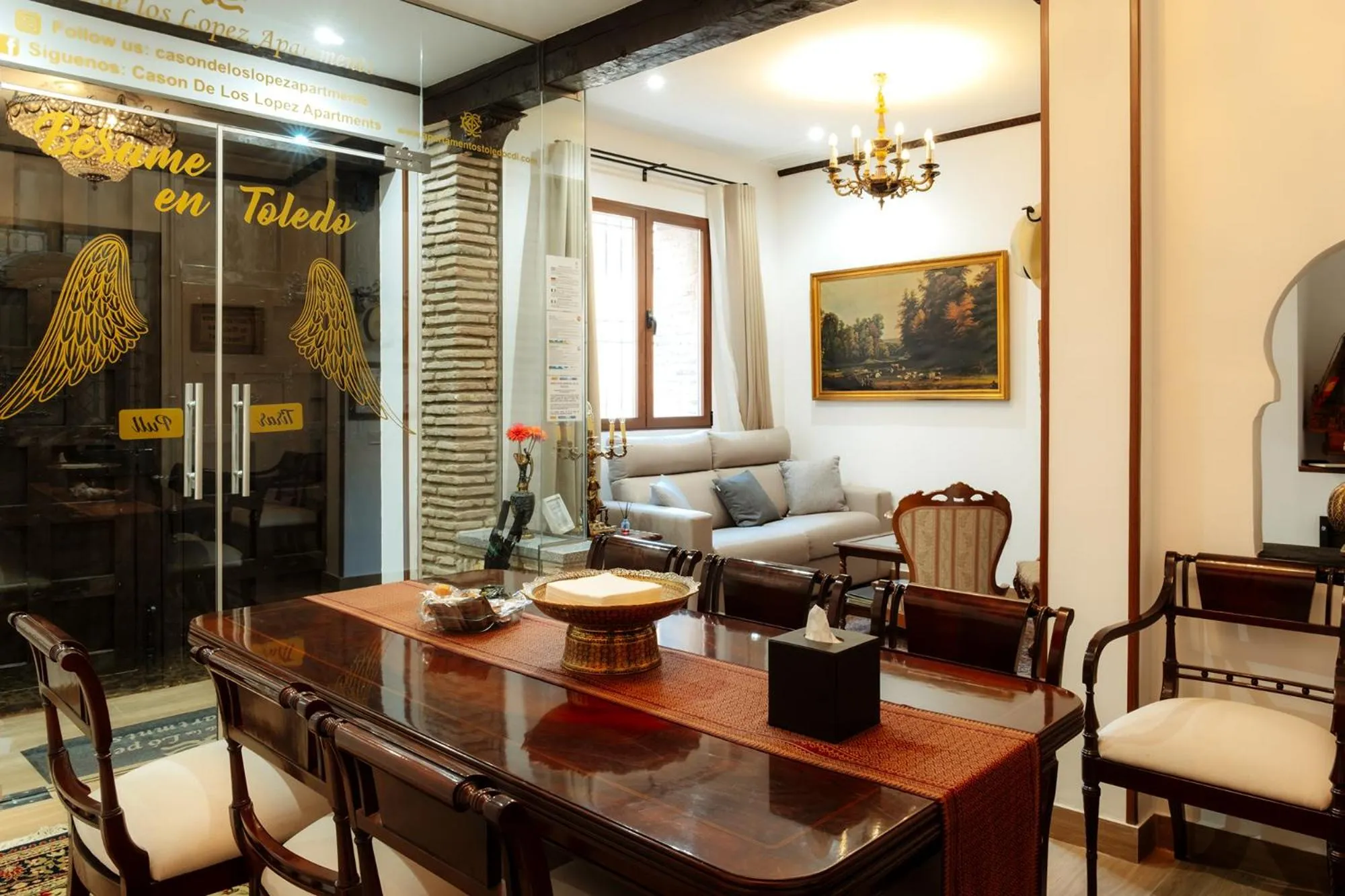 Dining area in Casón De Los López Apartments