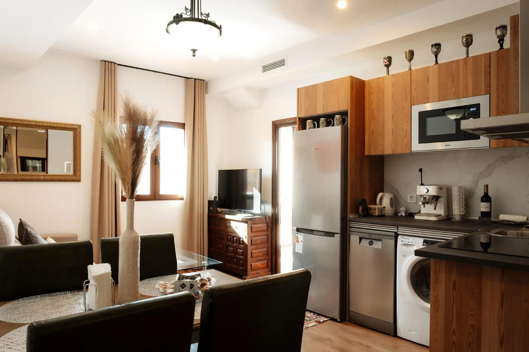 TV and multimedia in Casón De Los López Apartments