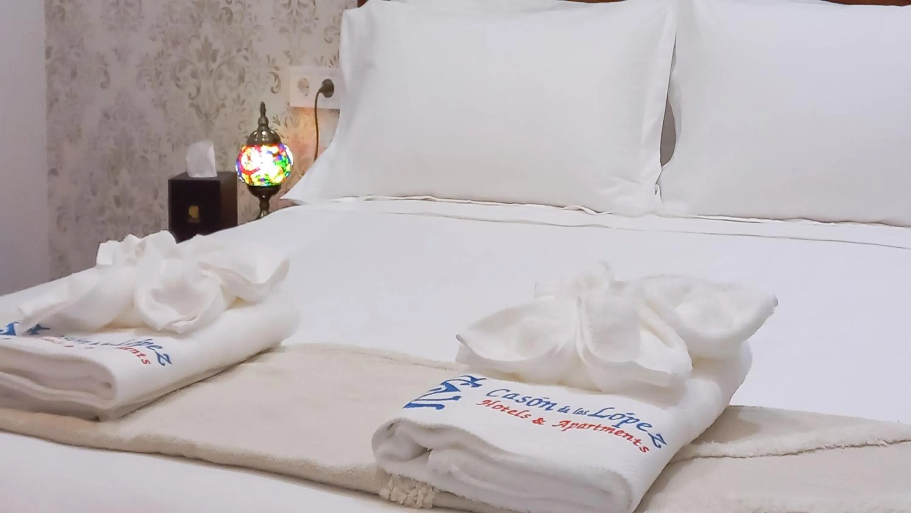 Bed in Casón De Los López Apartments