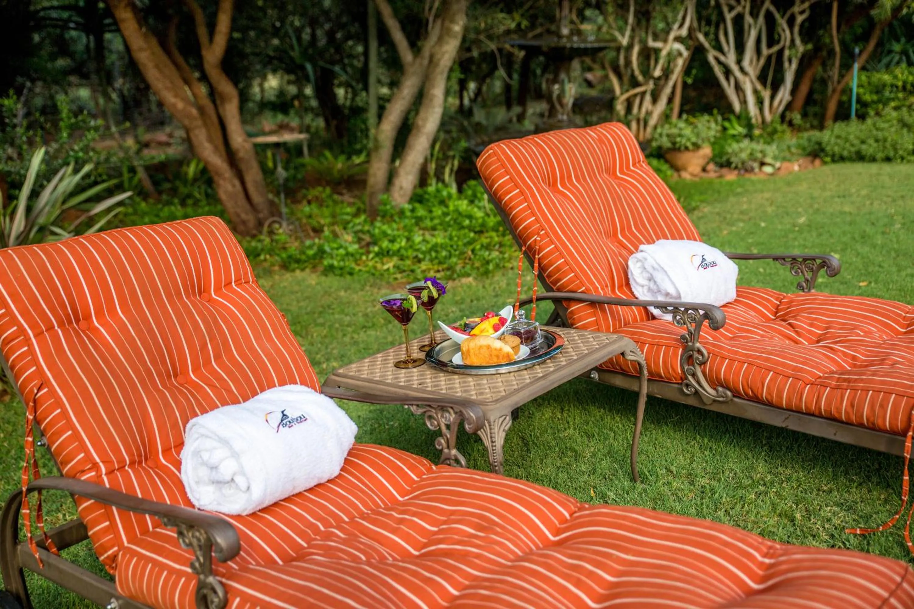 Garden in Boubou Bed and Breakfast