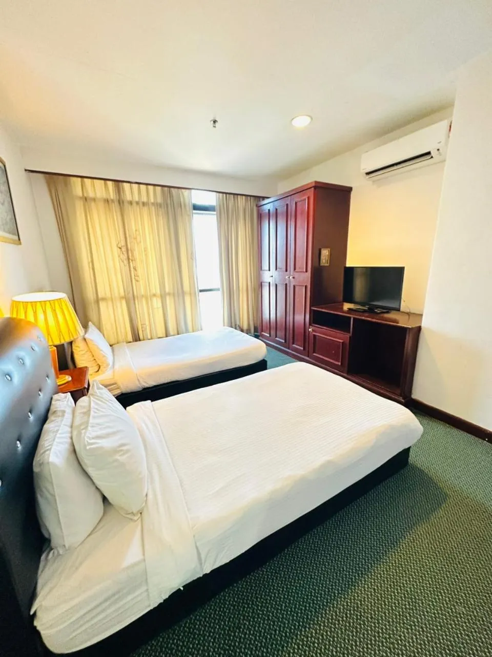 KL COZY GOLD SUITE At TIMES SQUARE