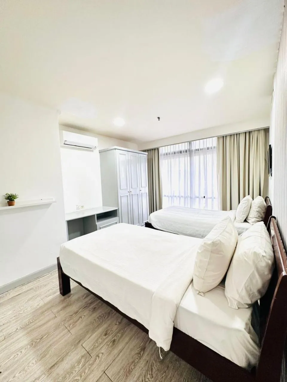 KL COZY GOLD SUITE At TIMES SQUARE