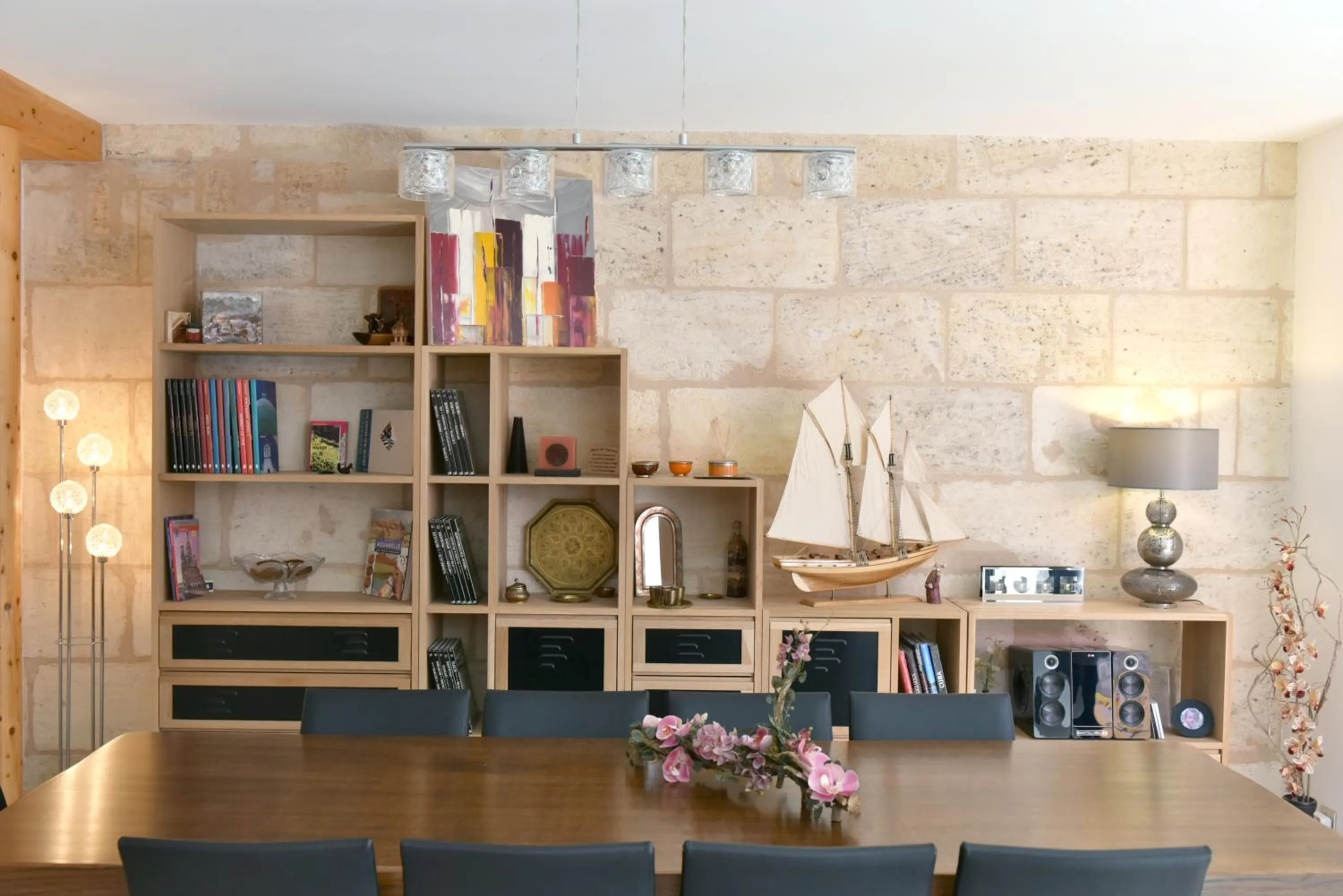 Library in Chambres à Bord'O