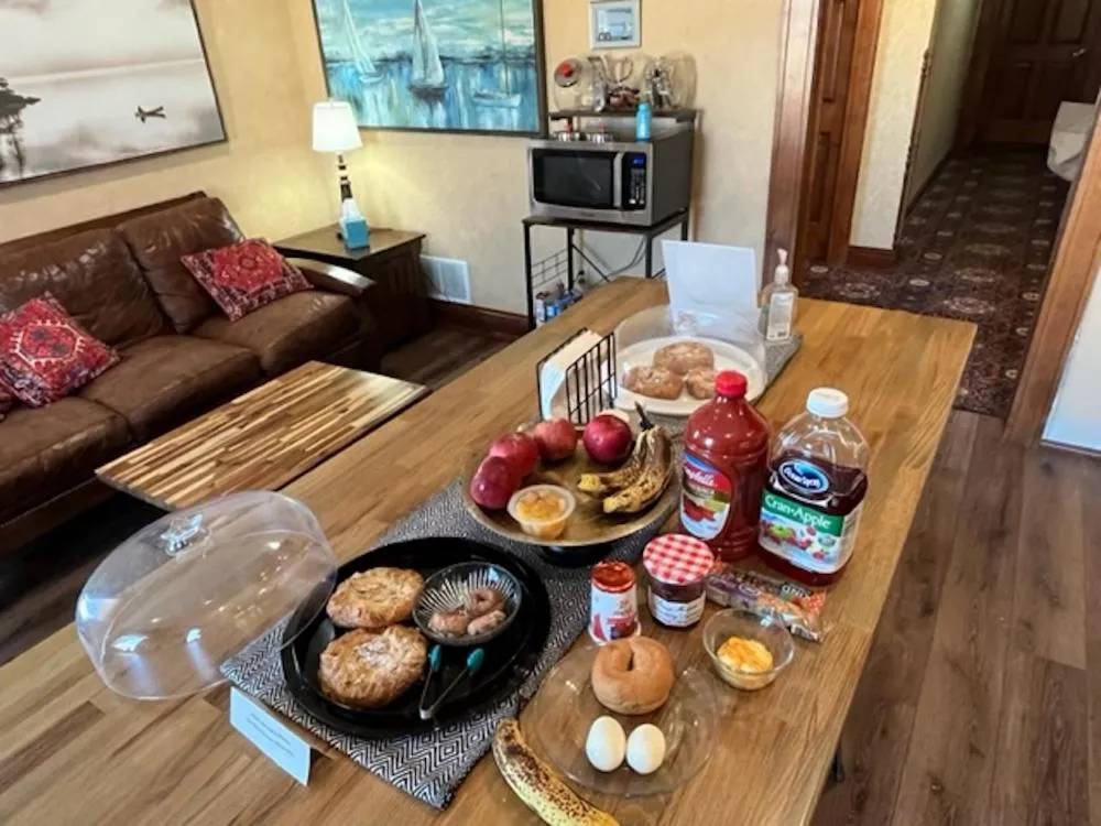 Restaurant/places to eat in The Port Hotel