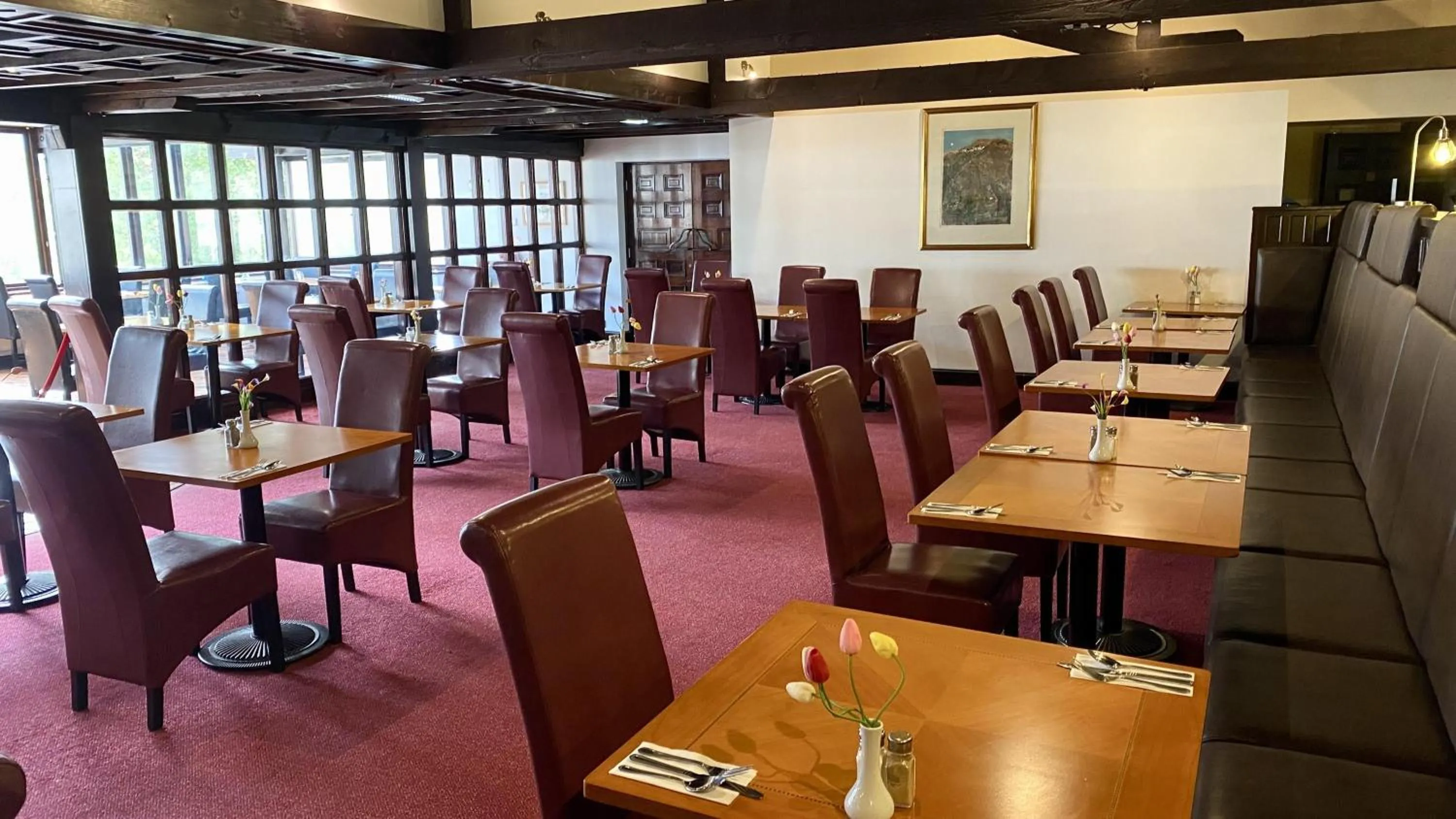 Restaurant/places to eat in Europa Gatwick Hotel