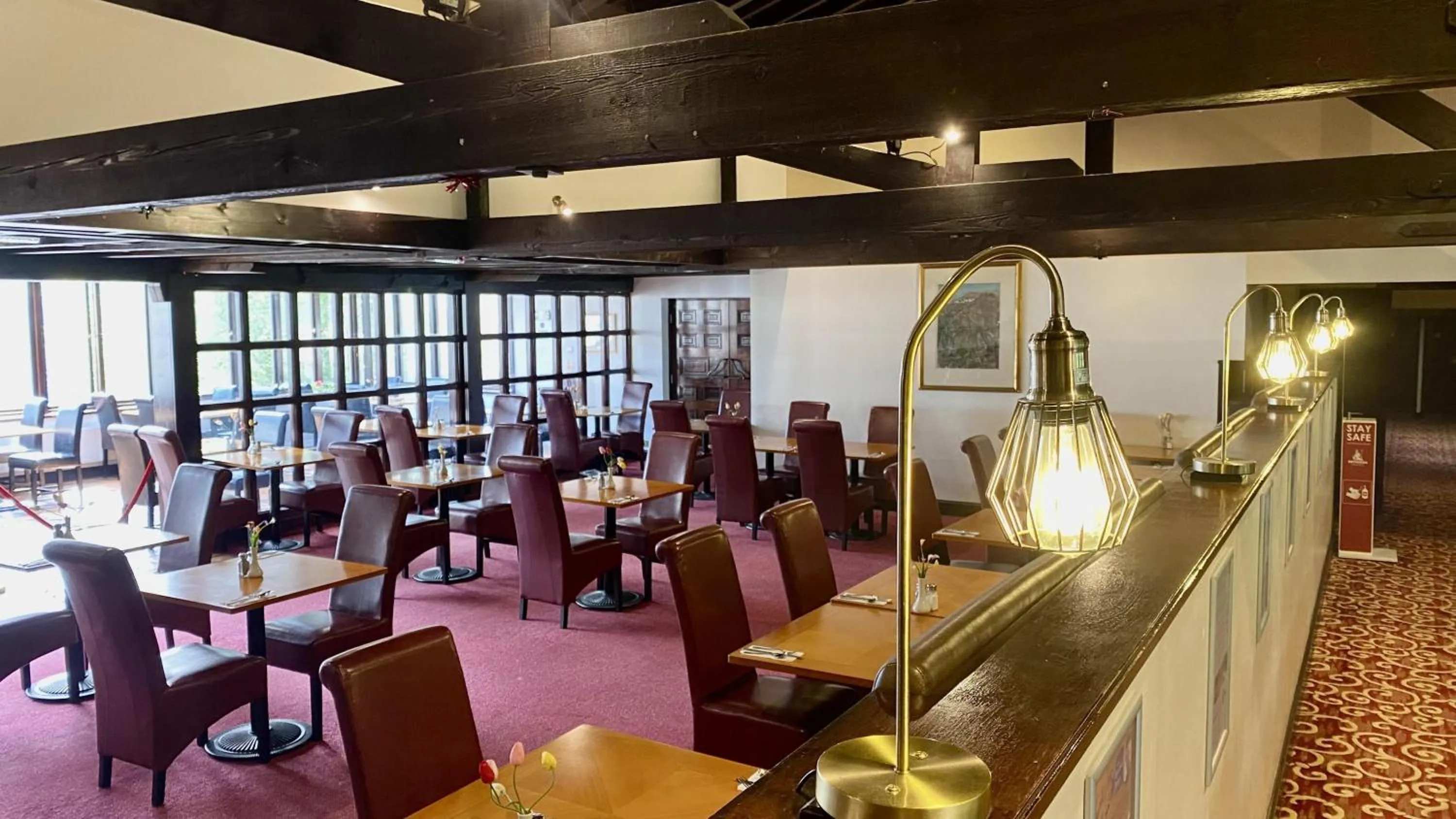 Restaurant/places to eat in Europa Gatwick Hotel