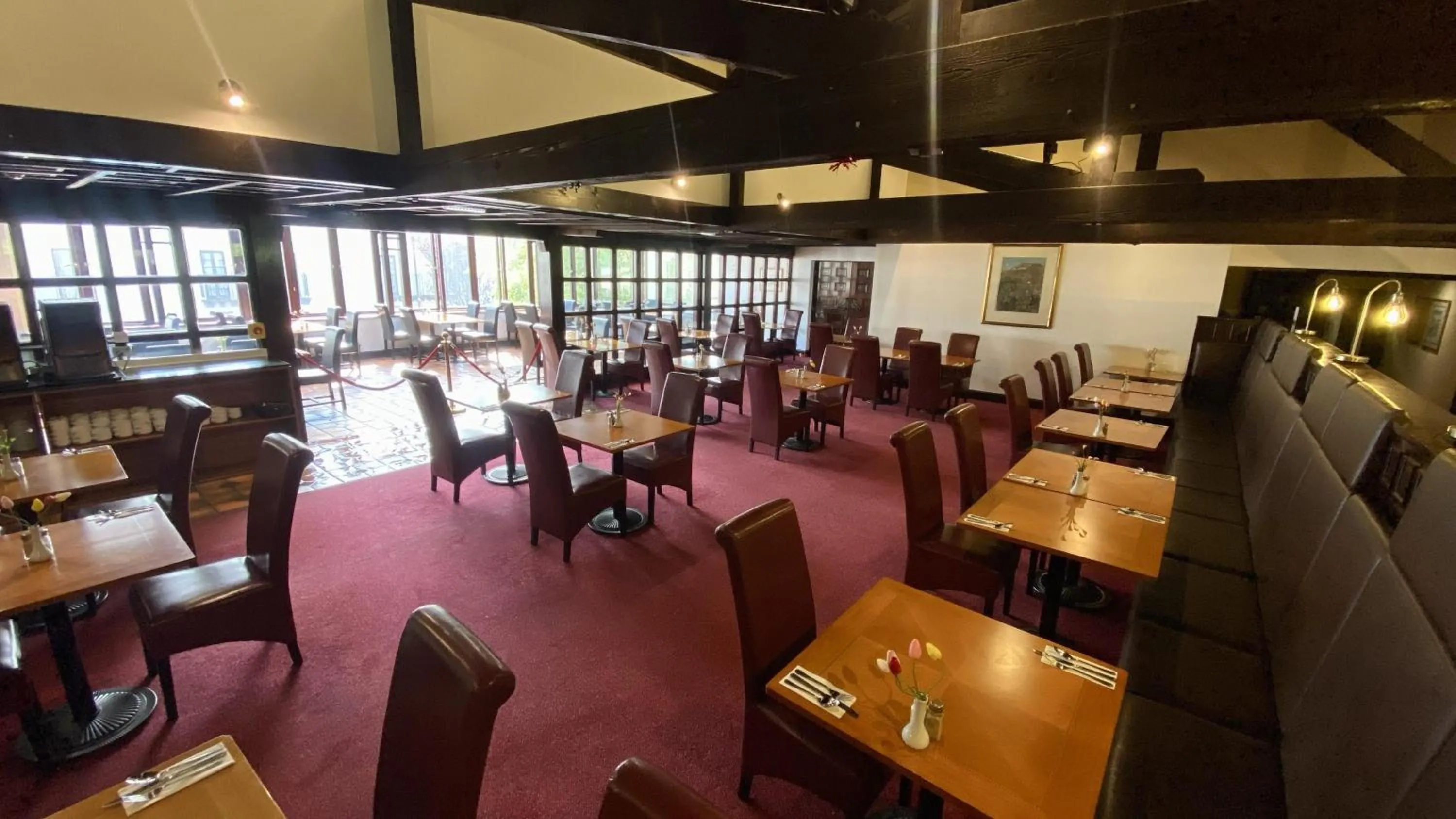 Restaurant/places to eat in Europa Gatwick Hotel